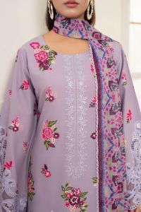 Elegant Lawn Suit with Farshi Sweep - Thumbnail 4