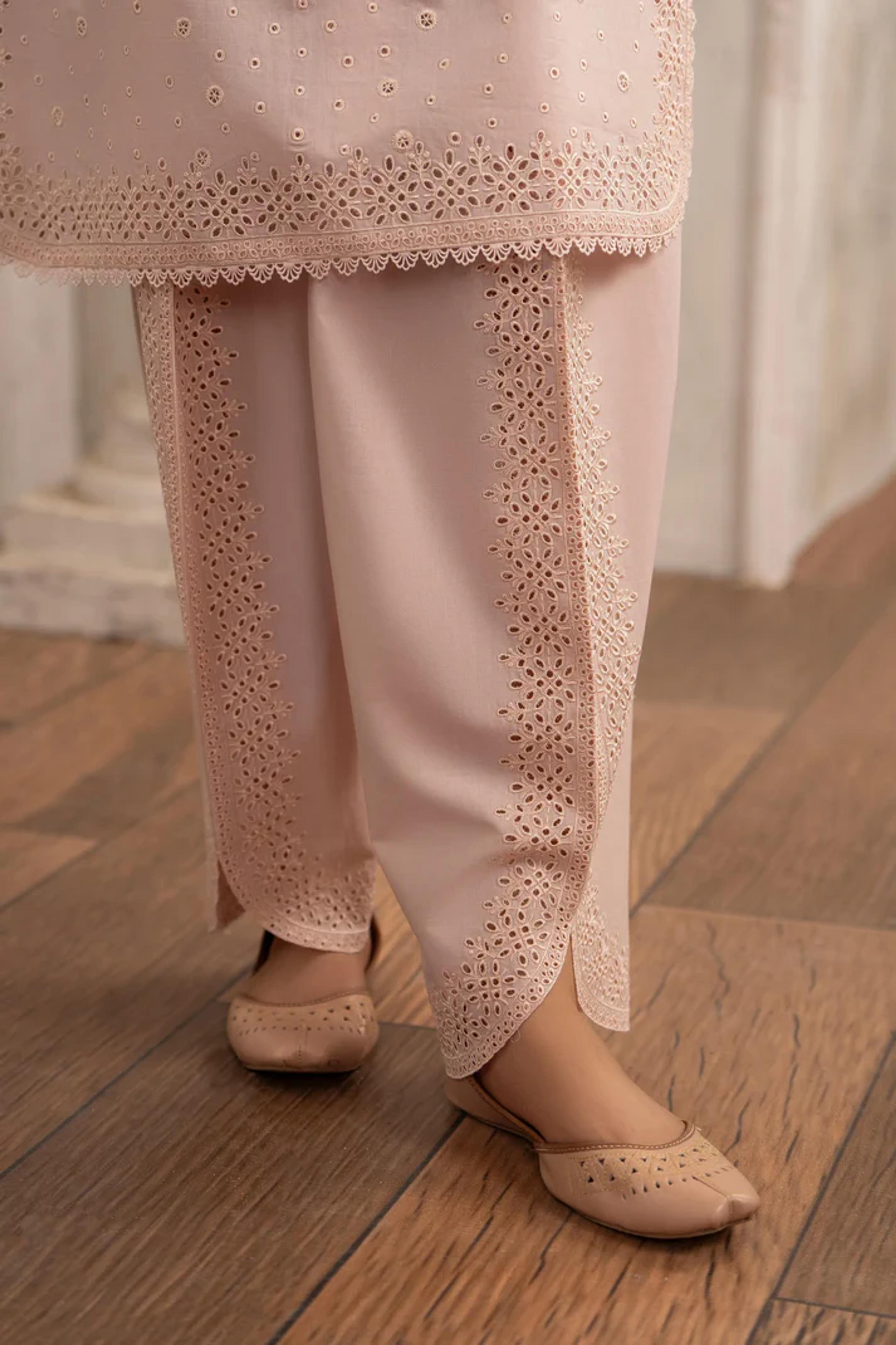 Embroidered Short Shirt & Tulip Shalwar with Chiffon Dupatta - Thumbnail 7