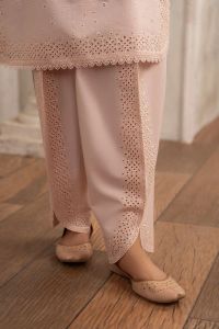 Embroidered Short Shirt & Tulip Shalwar with Chiffon Dupatta - Thumbnail 7