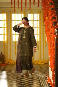 Elegance Silk Suit Set - Thumbnail 1