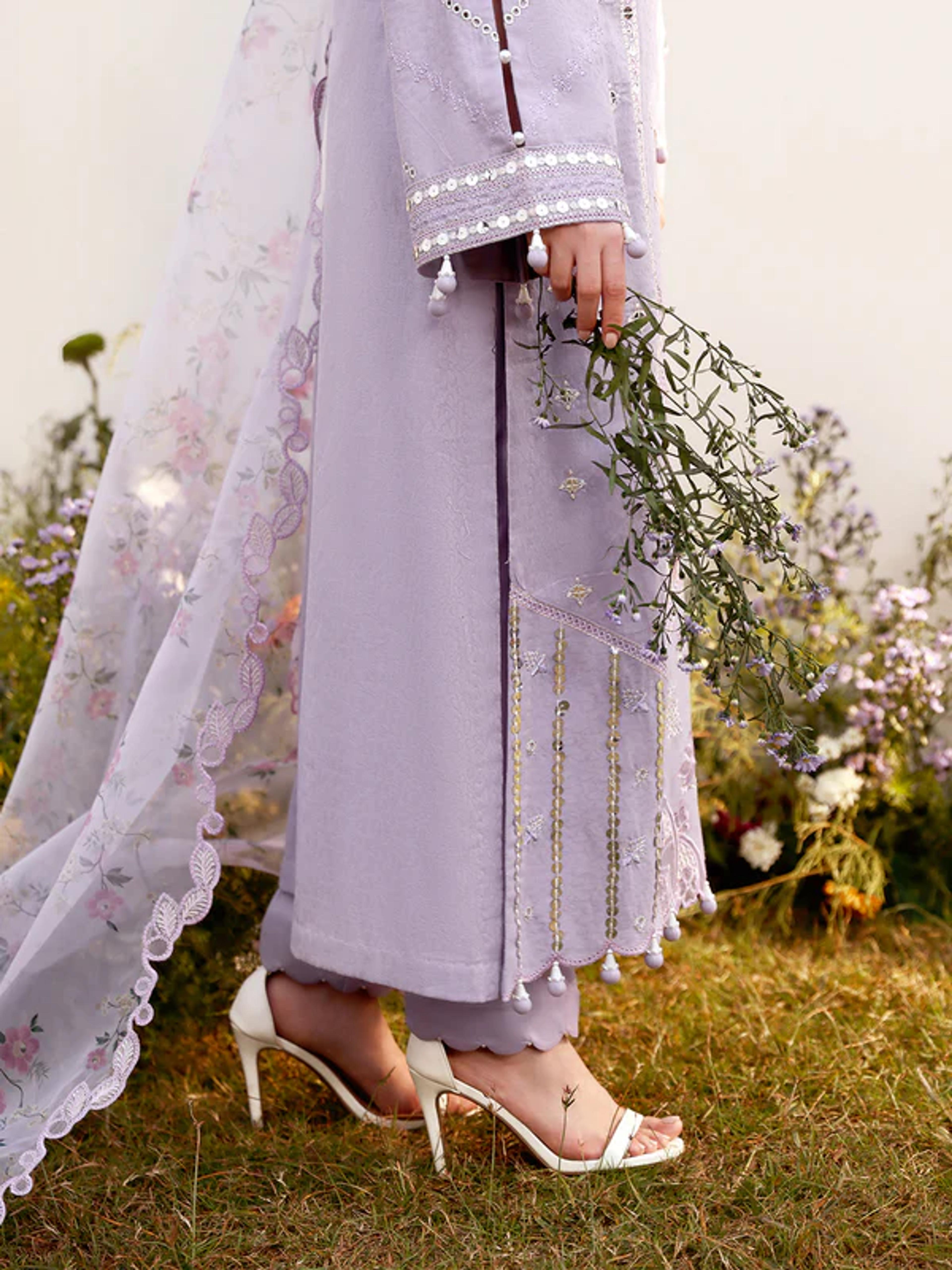Luxury Jacquard Suit with Floral Cutwork Dupatta & Stonework - Thumbnail 4