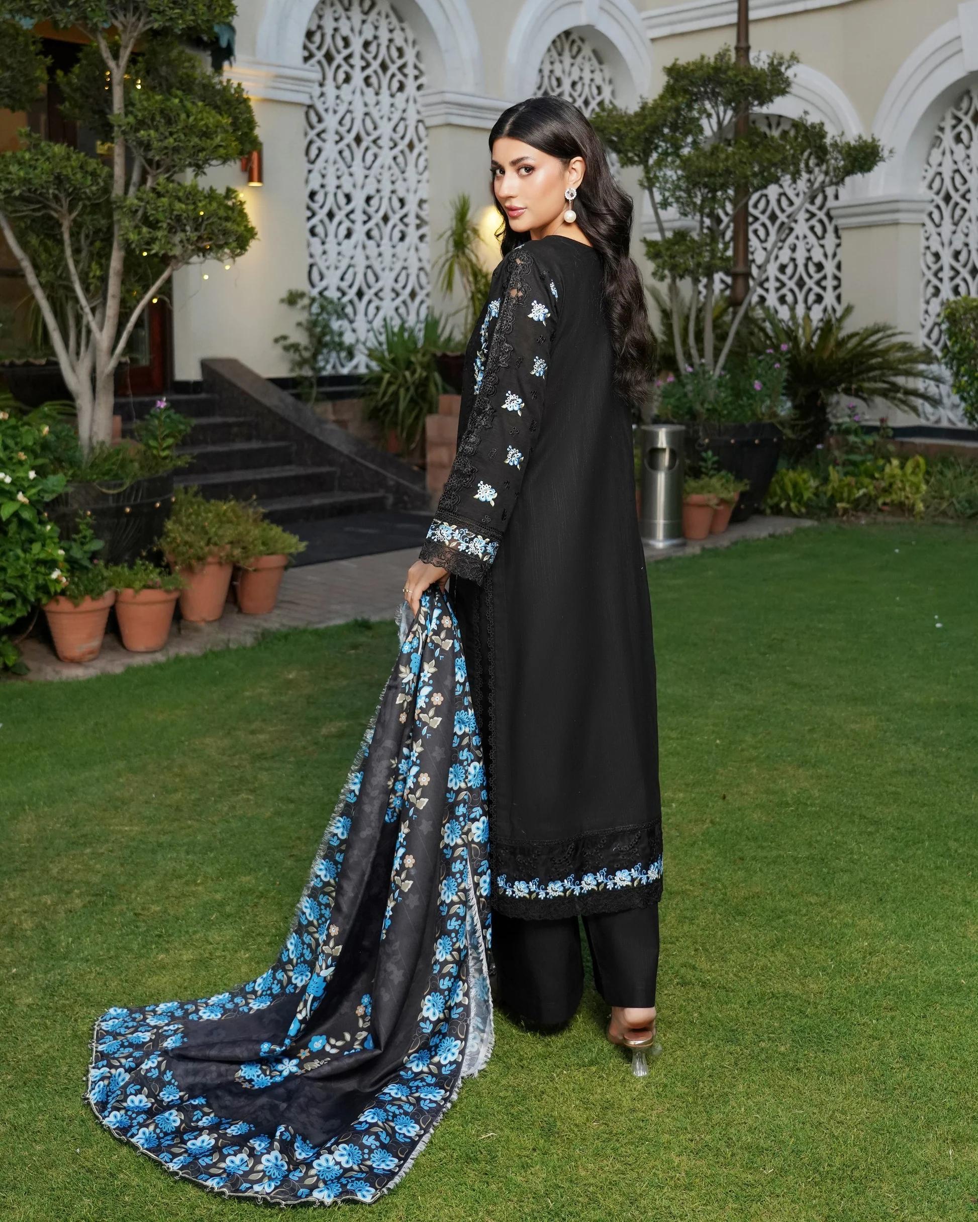 Embroidered Suit with Scalloped Neckline - Image 2