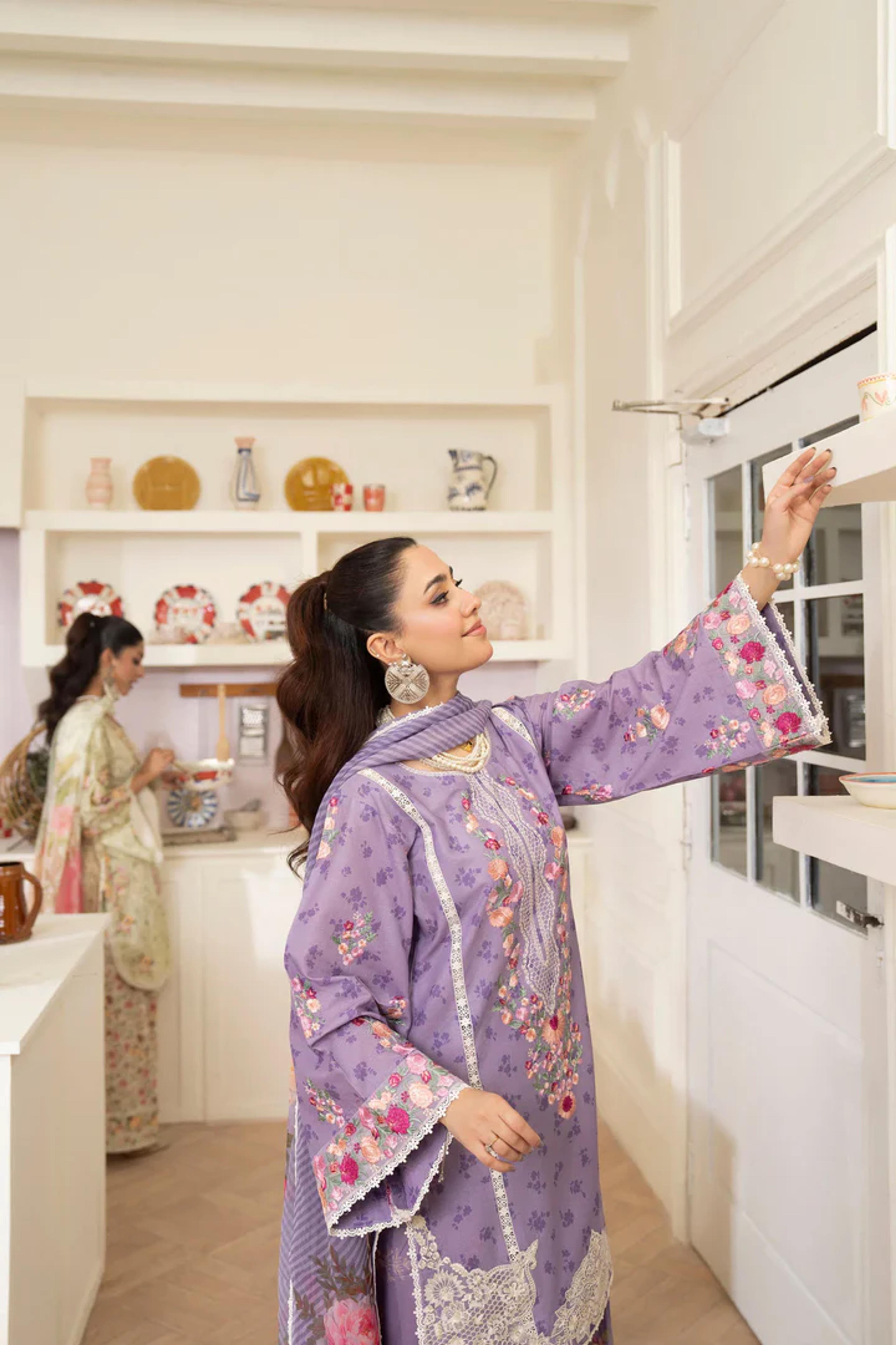 Lawn Embroidered Ensemble - Thumbnail 4