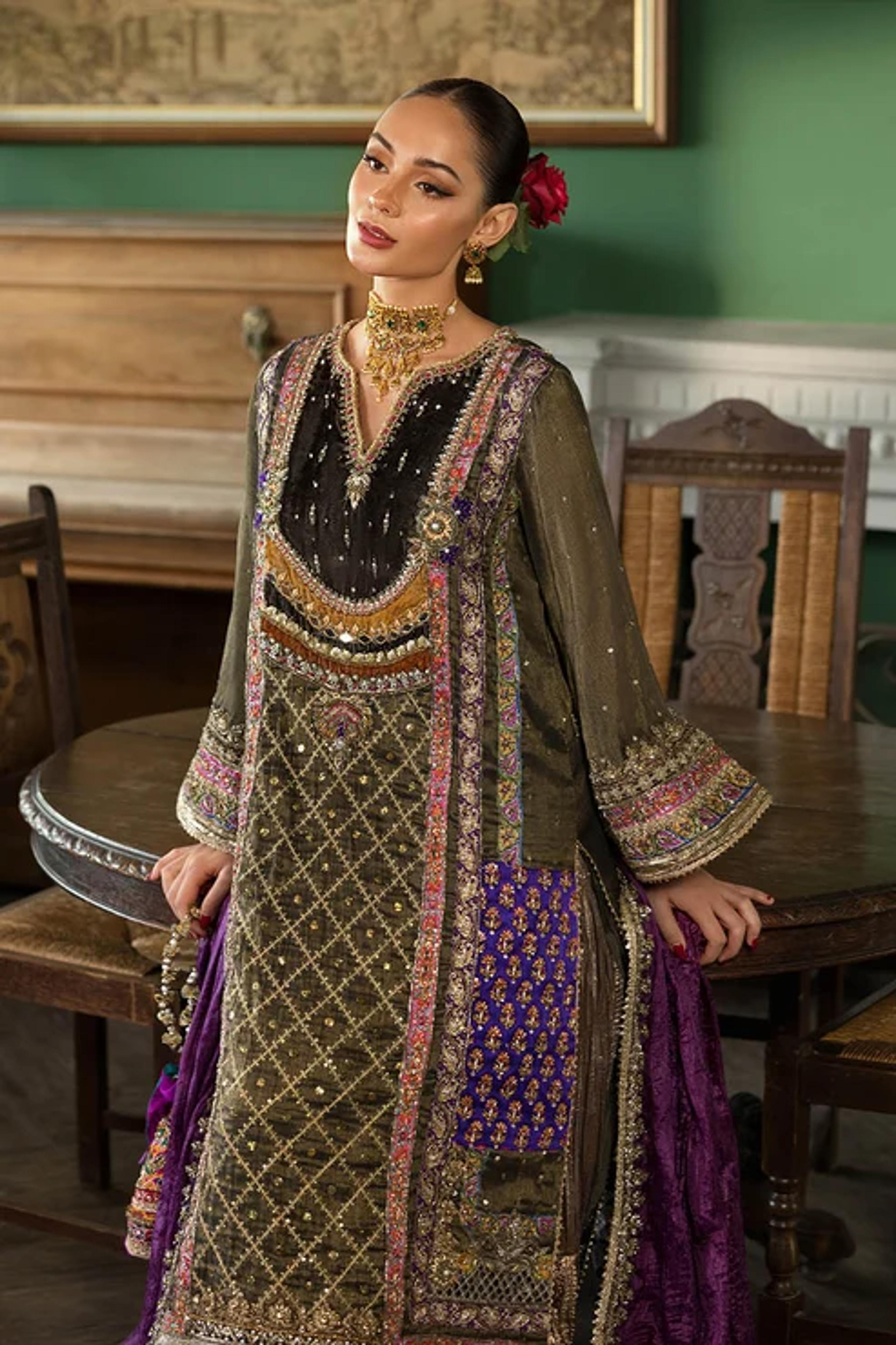 Opulent Aari & Mukesh Embroidered Bridal Suit - Thumbnail 3