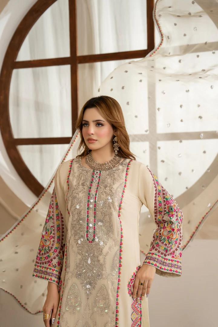 Amara Tilla 3-Piece Suit - Image 7