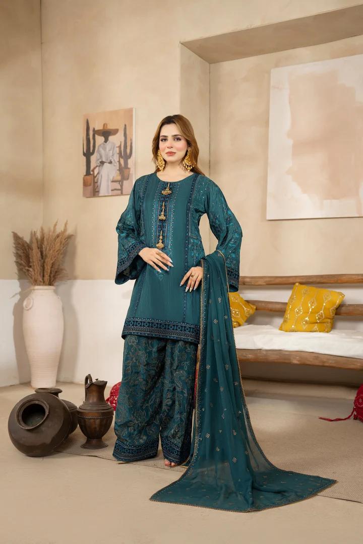 Tilla Embroidered Silk Suit - Image 9