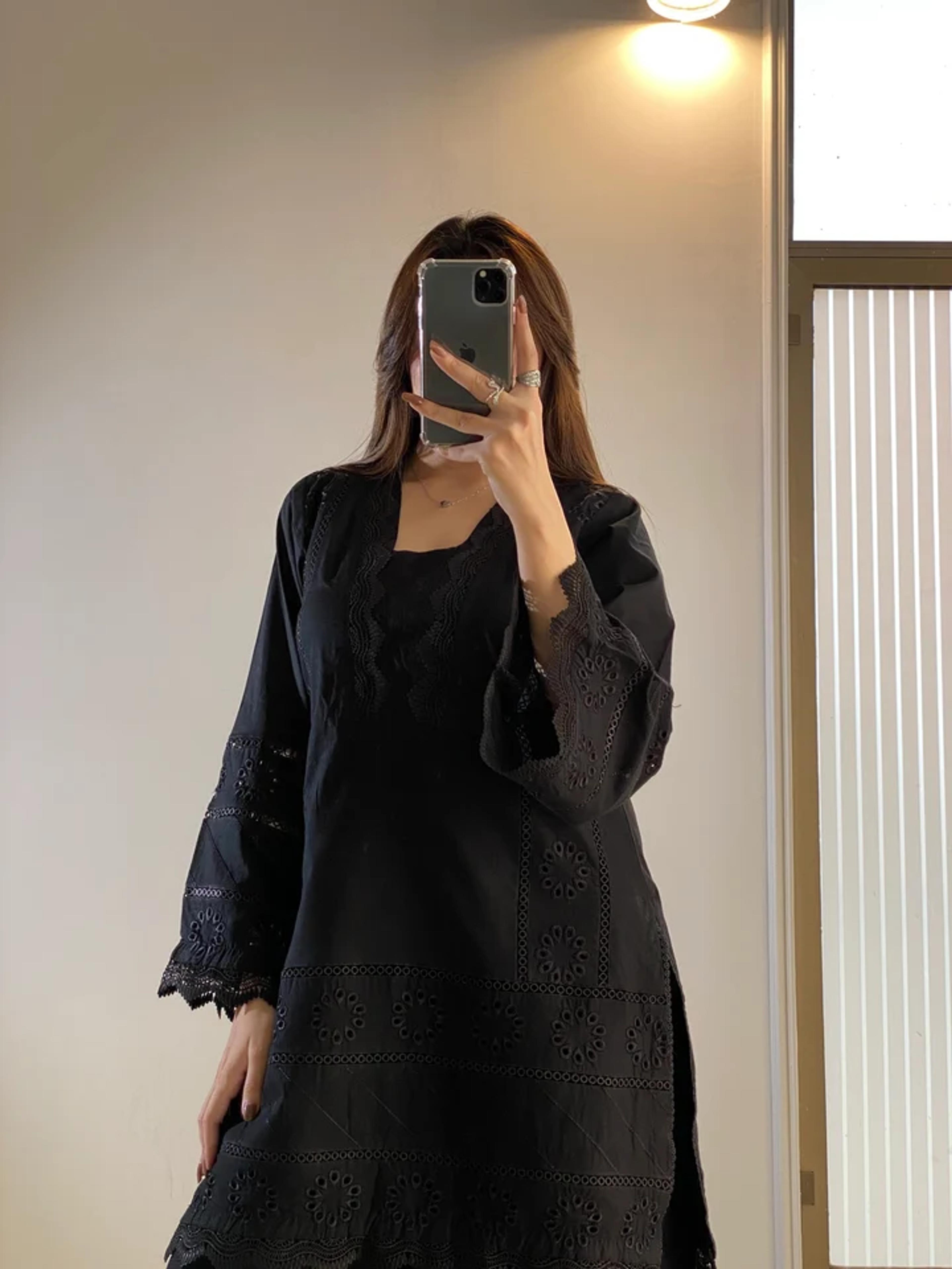 Lace Suit with Embroidered Flapper - Thumbnail 3