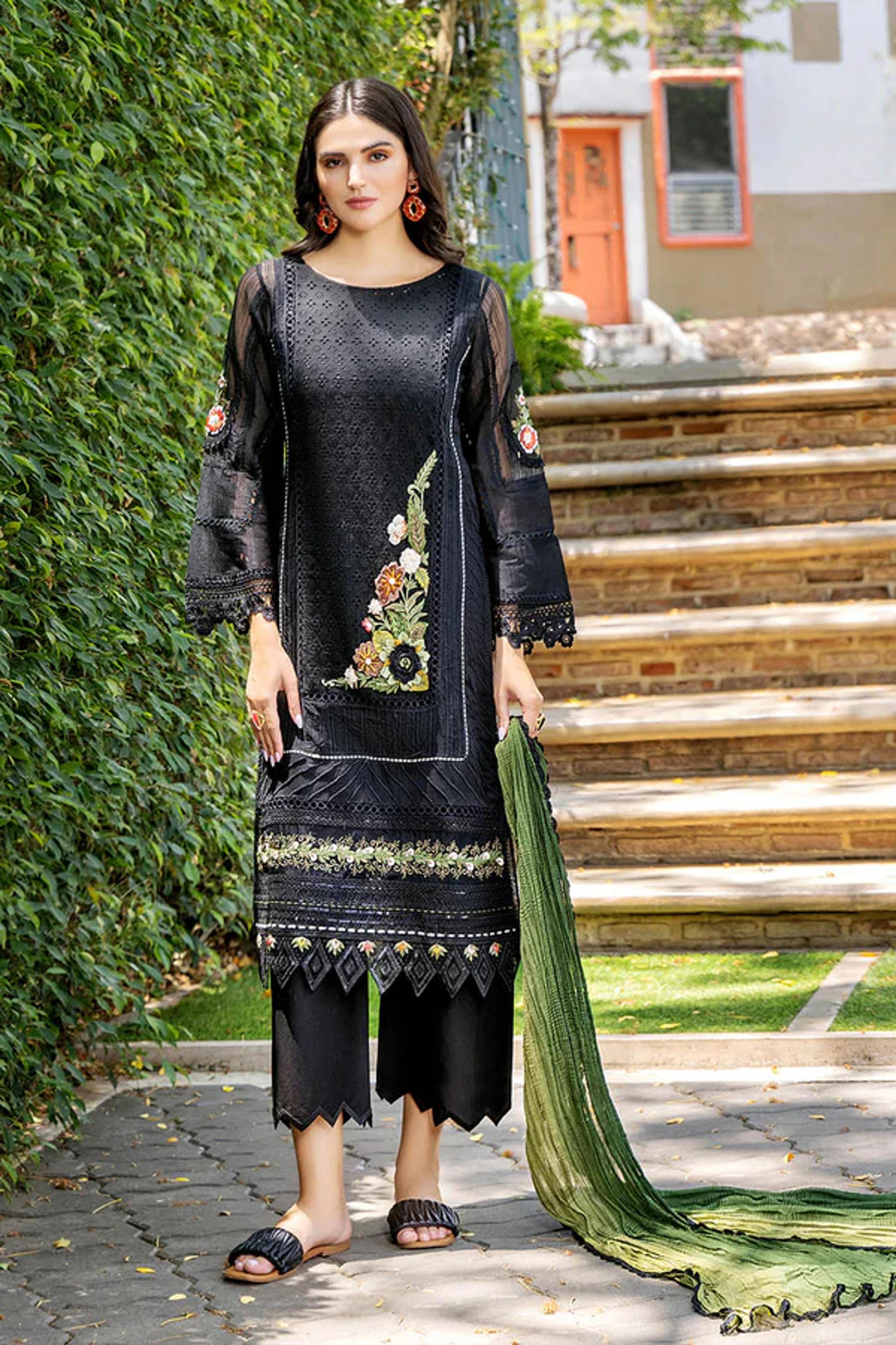 Cotton Chikan Suit with Crinkle Chiffon Dupatta - Thumbnail 3