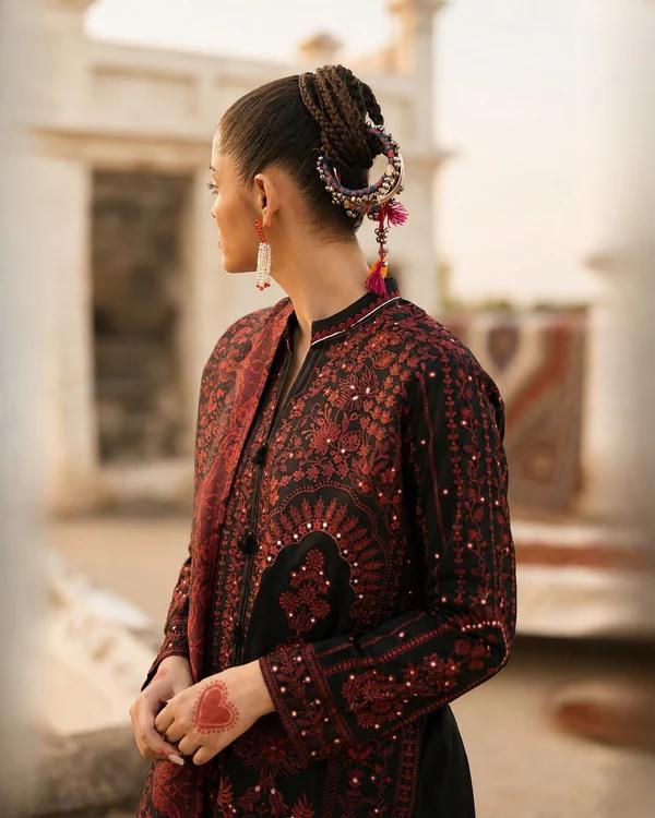 Embroidered Lace Lawn Ensemble - Image 3