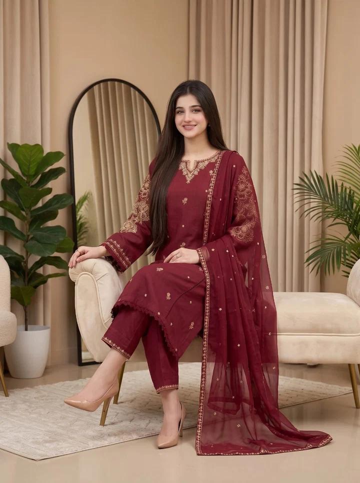 Refined Cotton Lawn Suit with Embroidered - Image 3