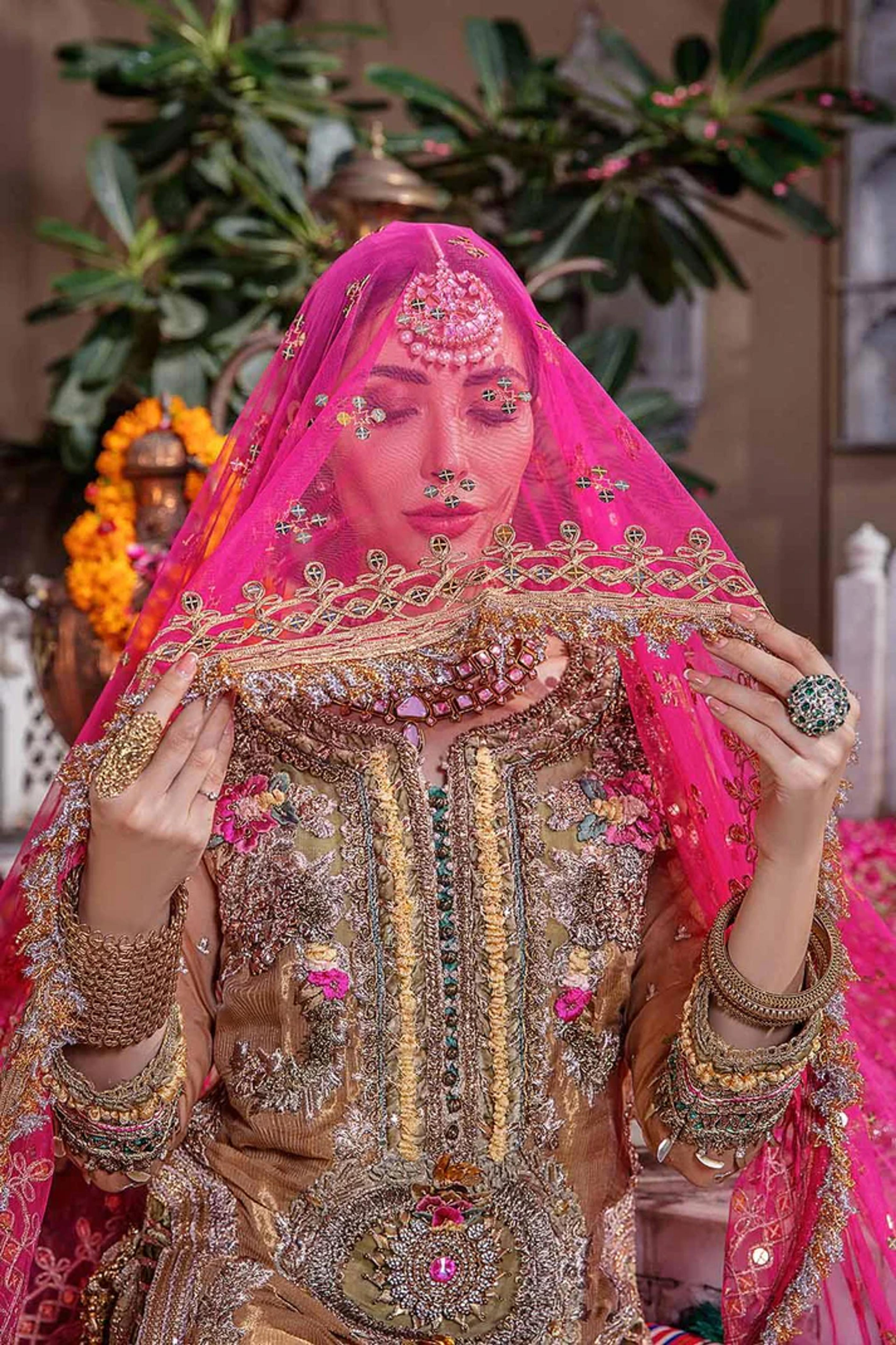Pure Resham Mesuri Embroidered - Thumbnail 9