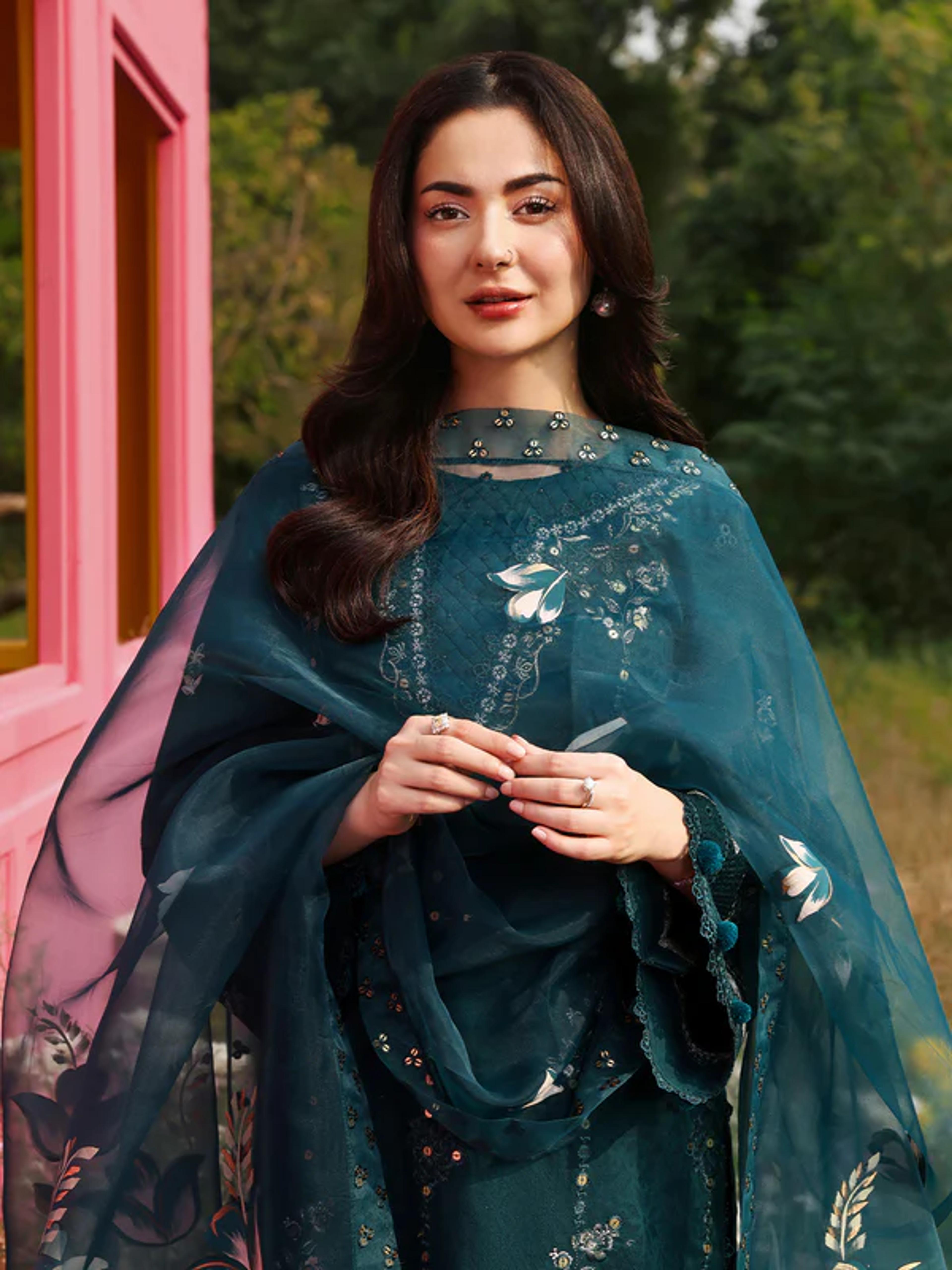 Chikankari Jacquard Suit with Hand-Painted Organza Dupatta - Thumbnail 4