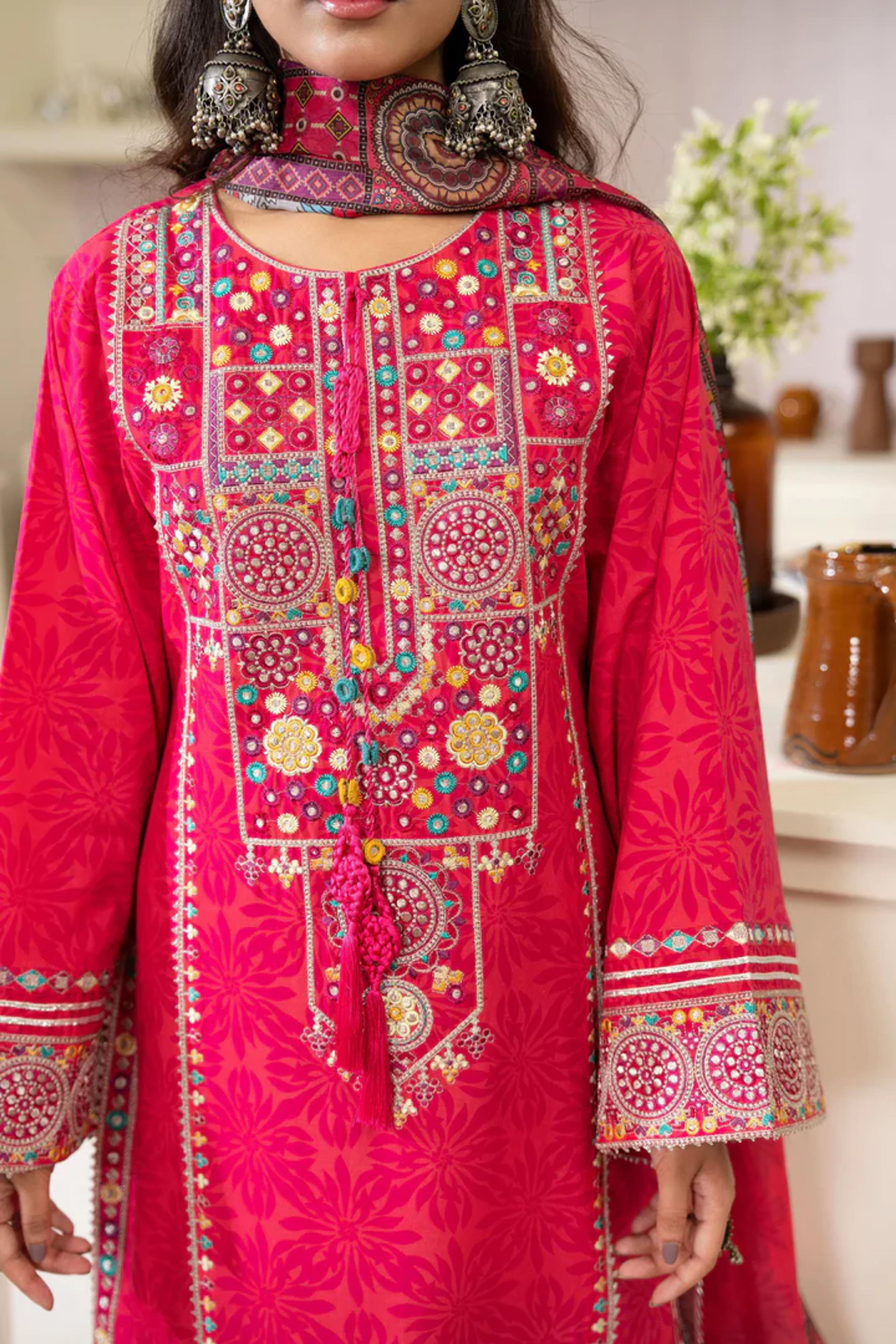 Lawn Embroidered Suit - Thumbnail 3