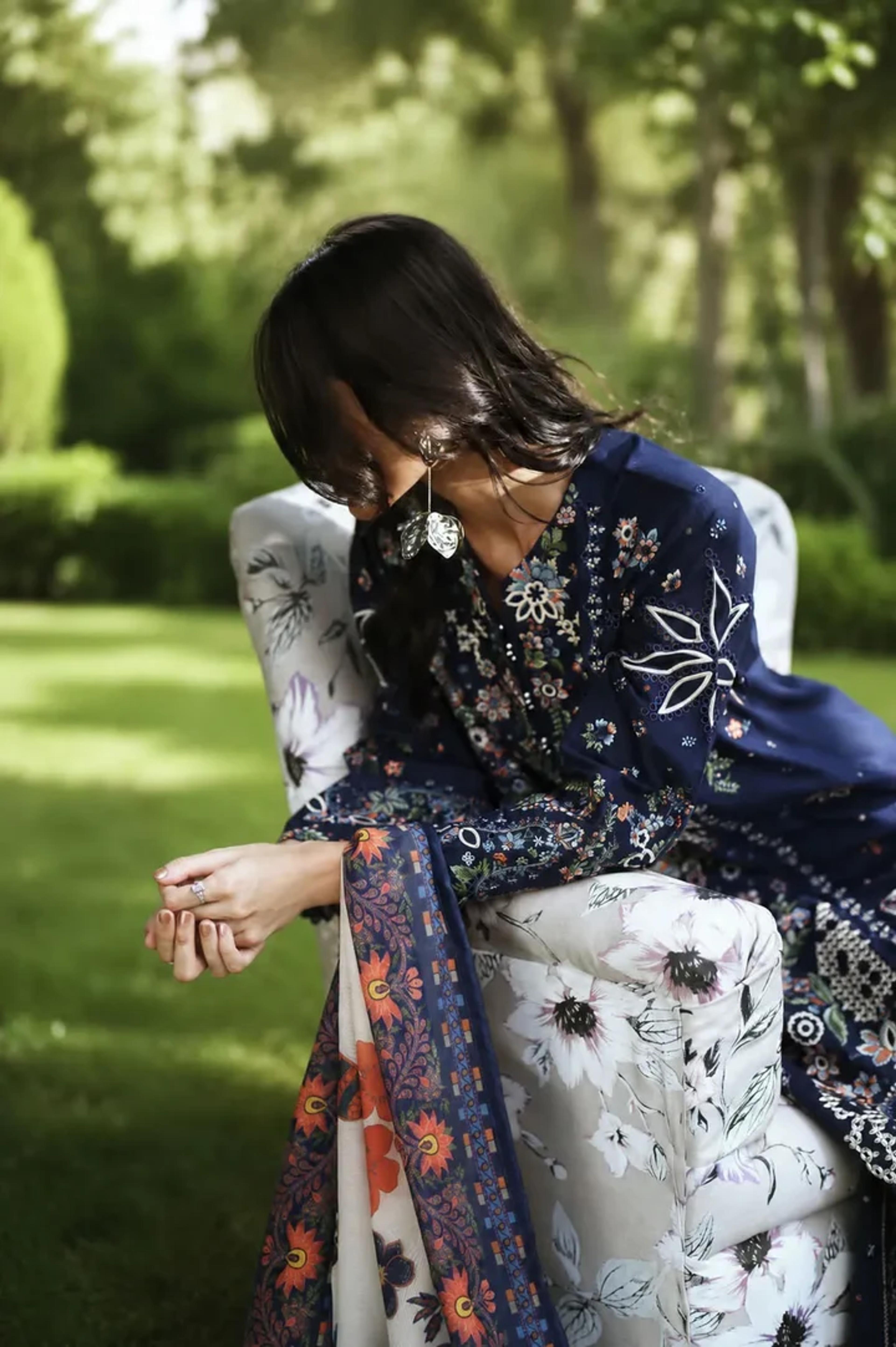 Midnight Bloom Embroidered Lawn Suit - Thumbnail 4