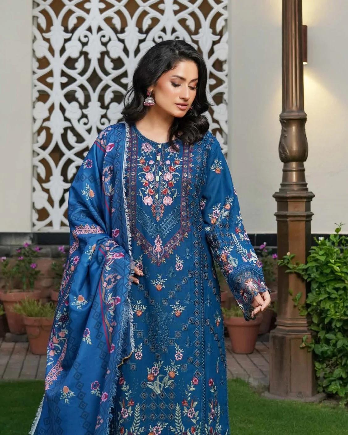 Nilofar Bloom Suit - Image 4