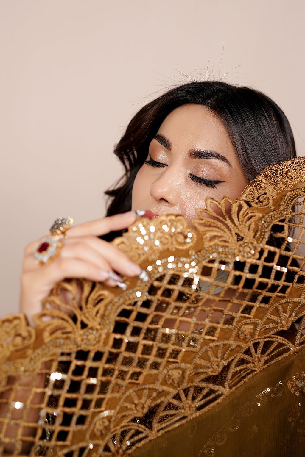 Embroidered Chiffon Suit & Jaal Dupatta - Image 4