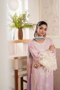 Traditional Lawn Suit & Elegant Embroidery - Thumbnail 2