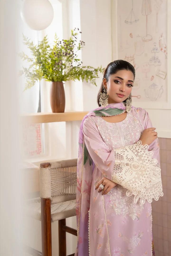 Traditional Lawn Suit & Elegant Embroidery - Image 2