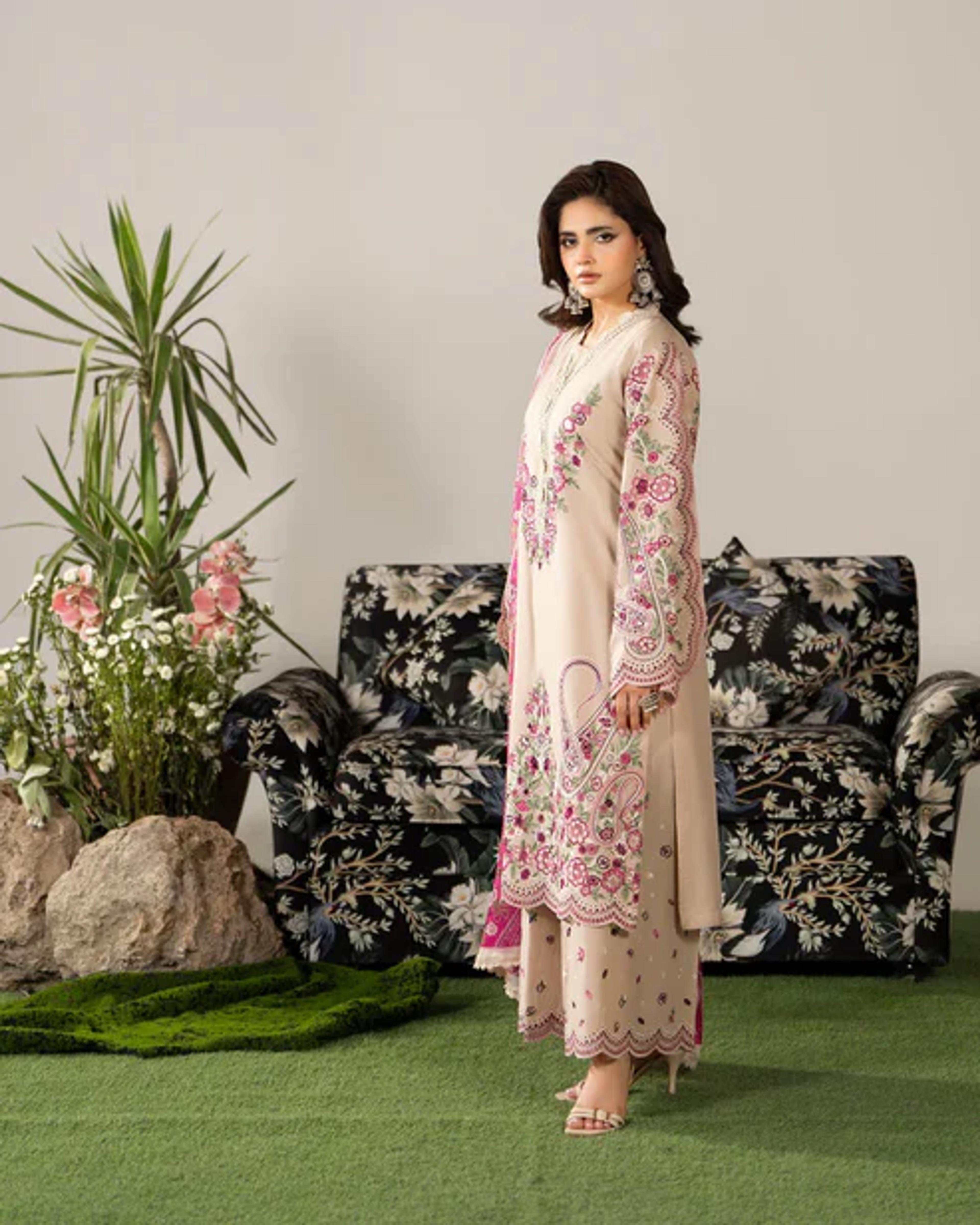 Suit with Cutwork Trouser & Lace - Thumbnail 7