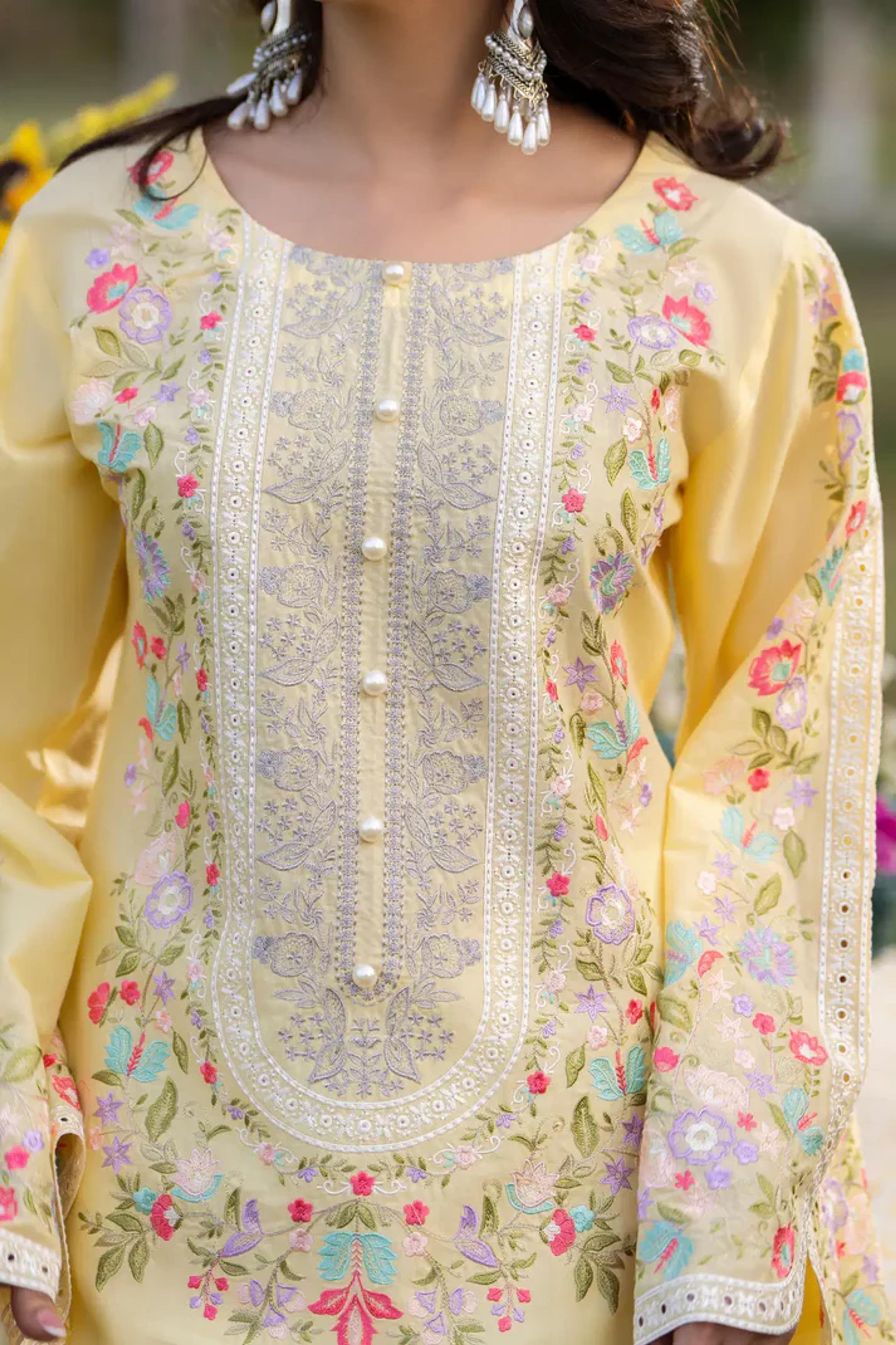 Embroidered Short Shirt & Farshi Shalwar  - Thumbnail 4
