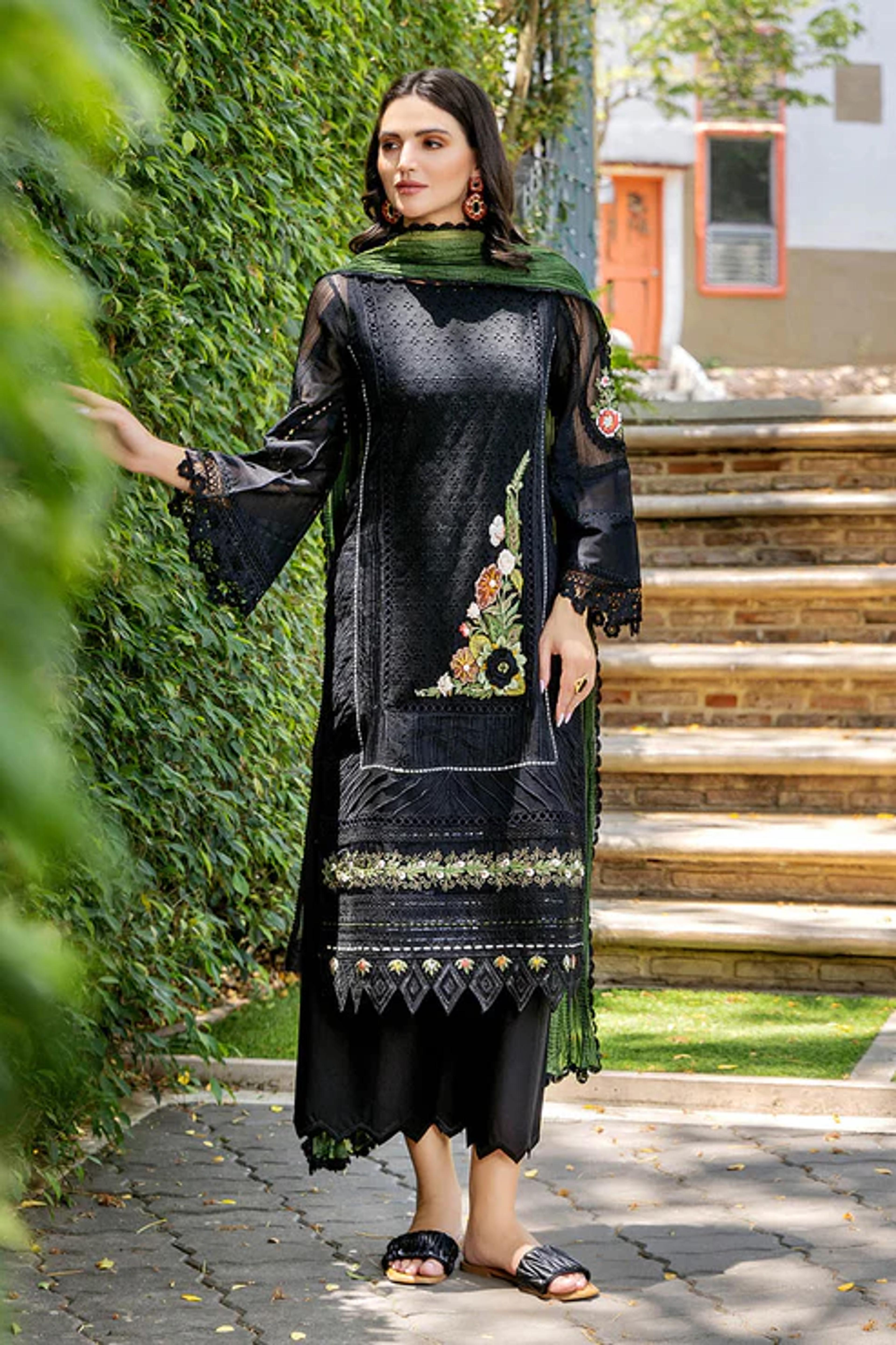Cotton Chikan Suit with Crinkle Chiffon Dupatta - Thumbnail 2