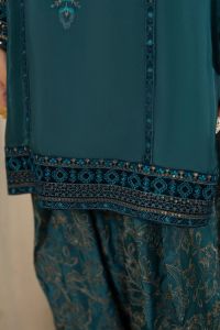 Tilla Embroidered Silk Suit - Thumbnail 14