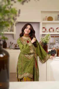 Elegant Embroidery & Lace Detailing - Thumbnail 6