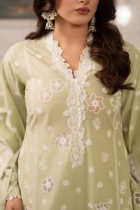 Organza Cutwork 3D Flower Suit & Chiffon Dupatta - Thumbnail 5