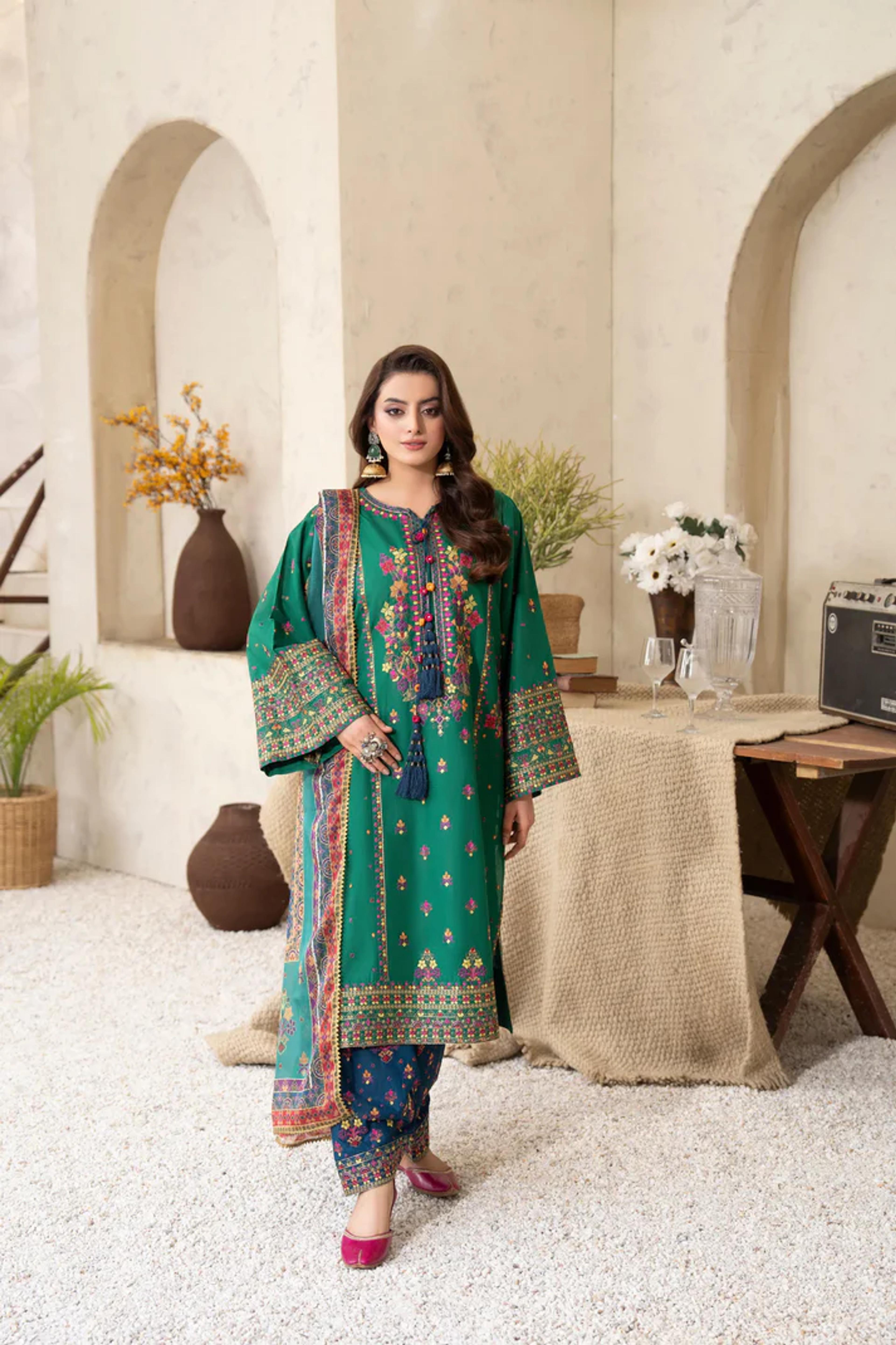 Kashmiri Embroidery & Mirror Work Festive Suit - Thumbnail 14