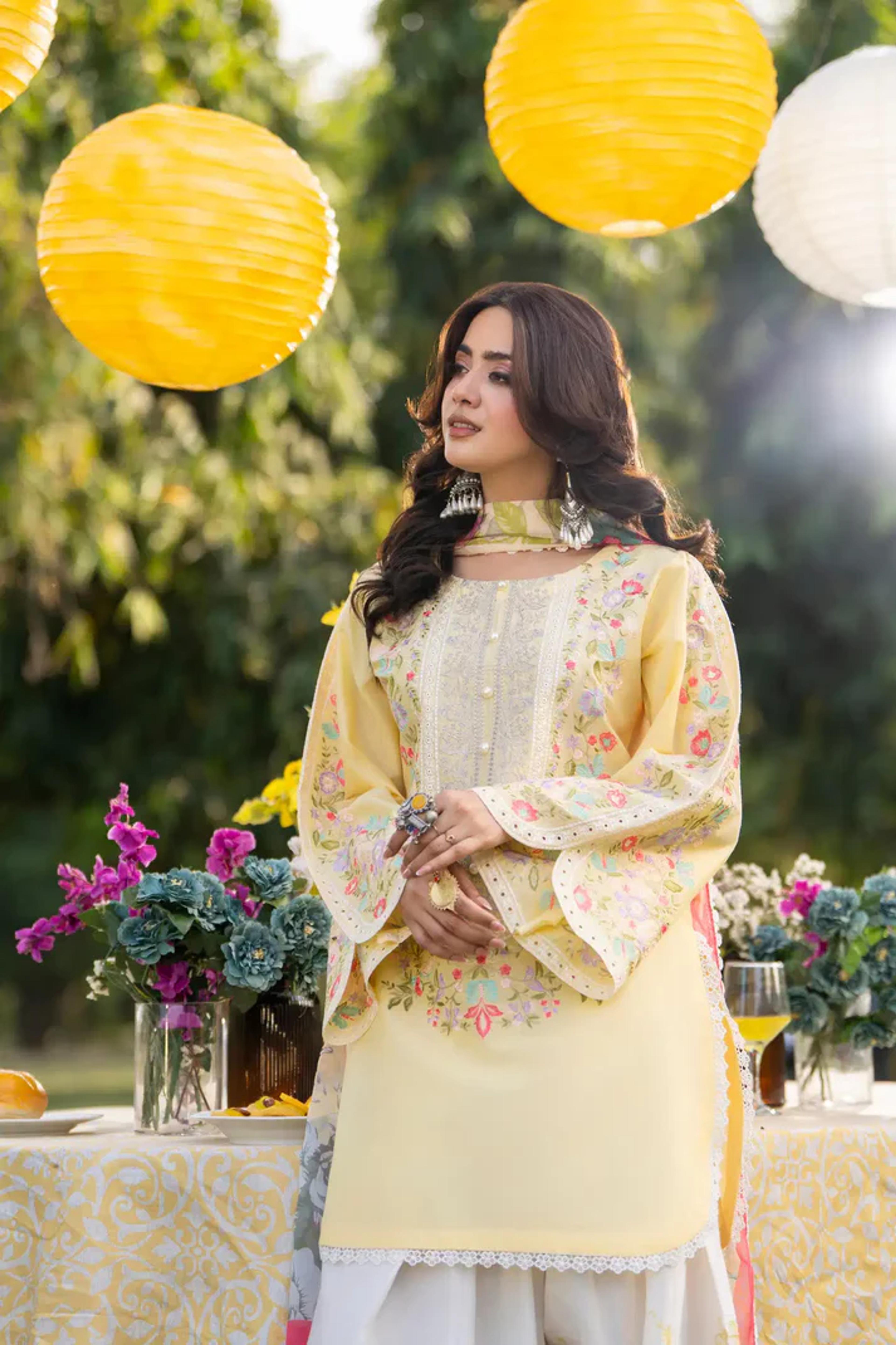Embroidered Short Shirt & Farshi Shalwar  - Thumbnail 3