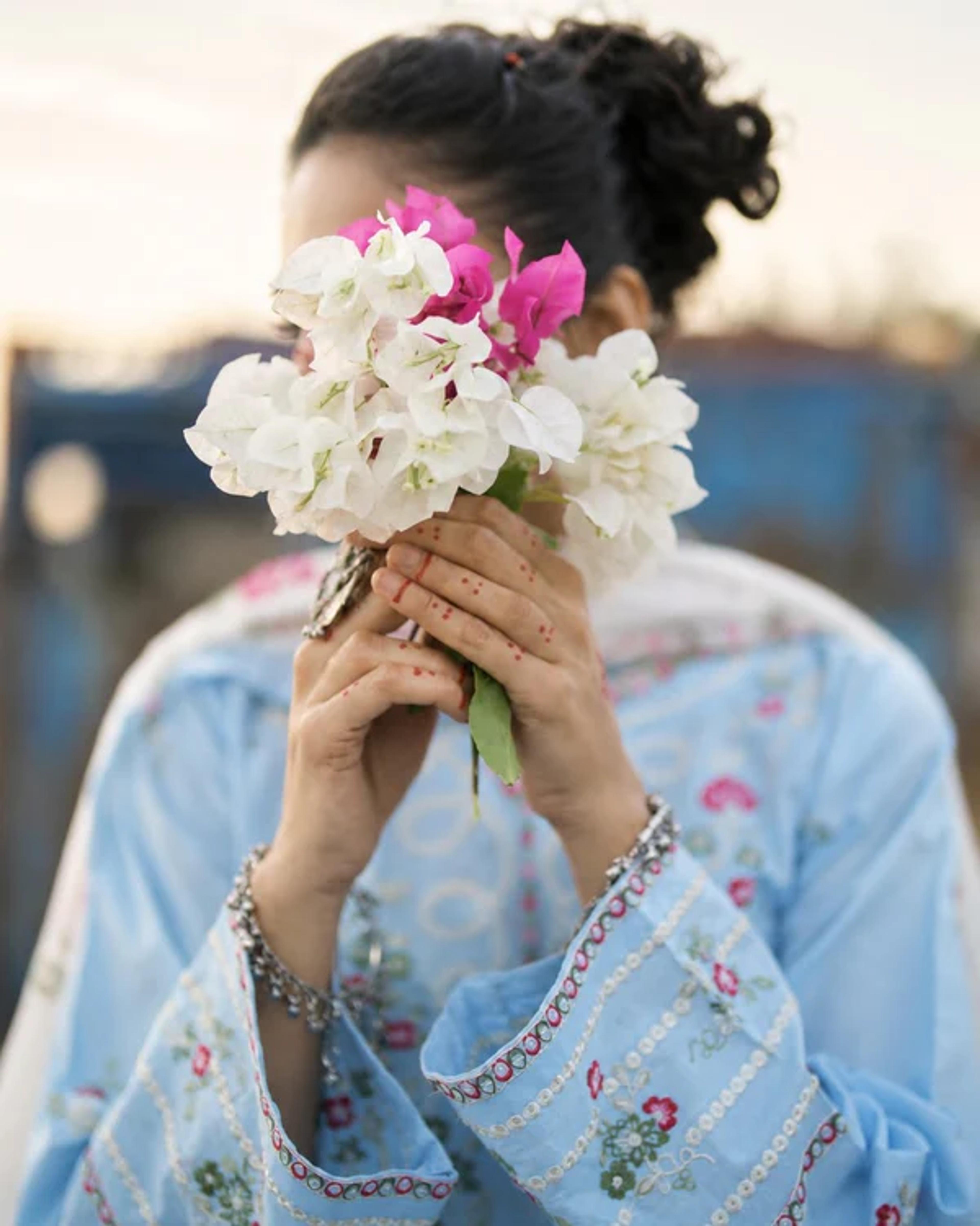 Floral Embroidered Lawn Suit - Thumbnail 4