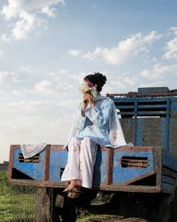 Floral Embroidered Lawn Suit - Thumbnail 3