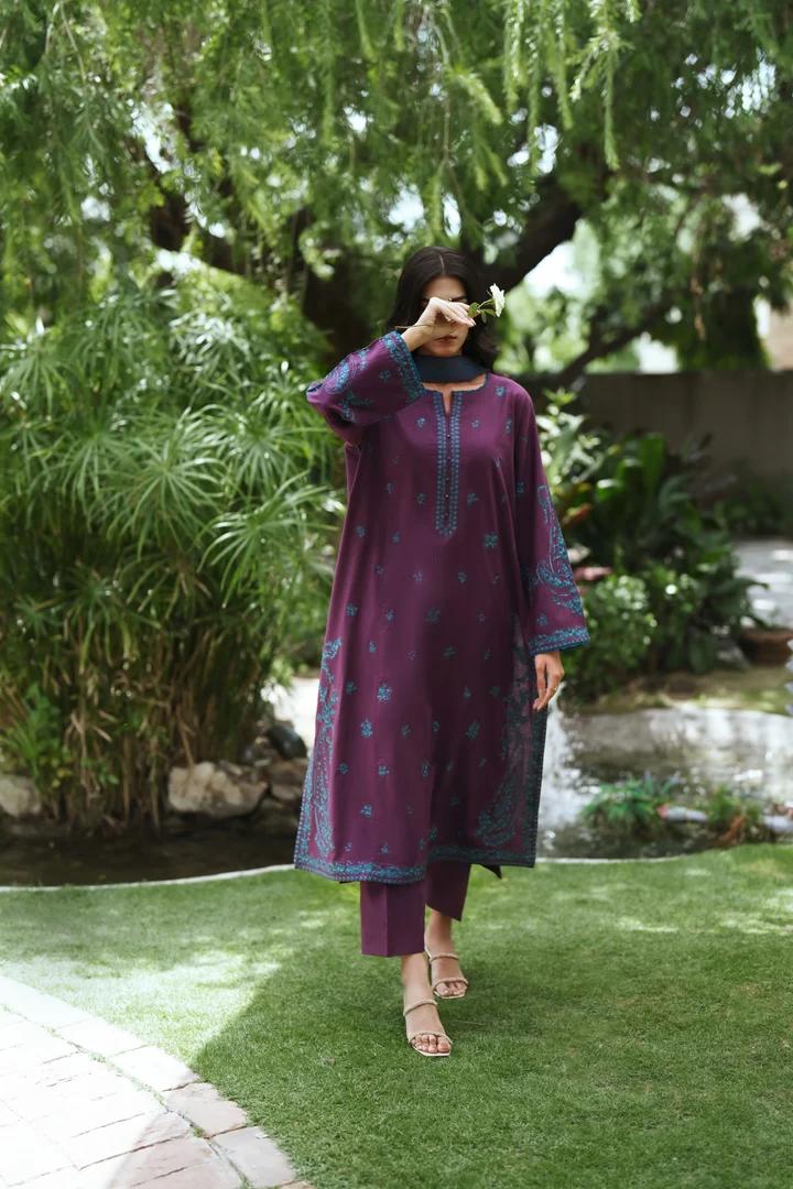 Casual Comfort Suit with Silk Dupatta Flair - Image 2