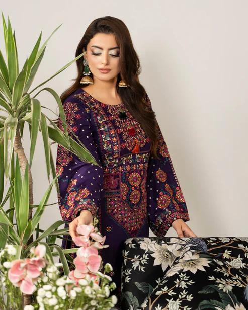 Balochi Embroidered Farshi Suit - Image 3