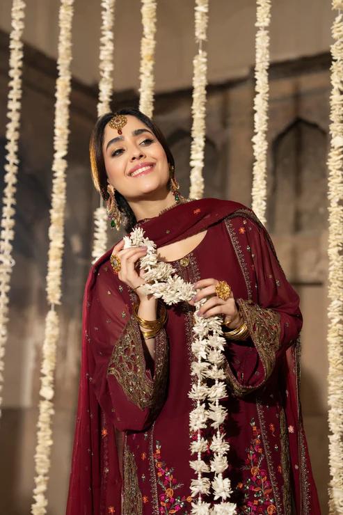 Multi-Thread Shirt with 3D Motifs & Russian Grip Shalwar - Image 10