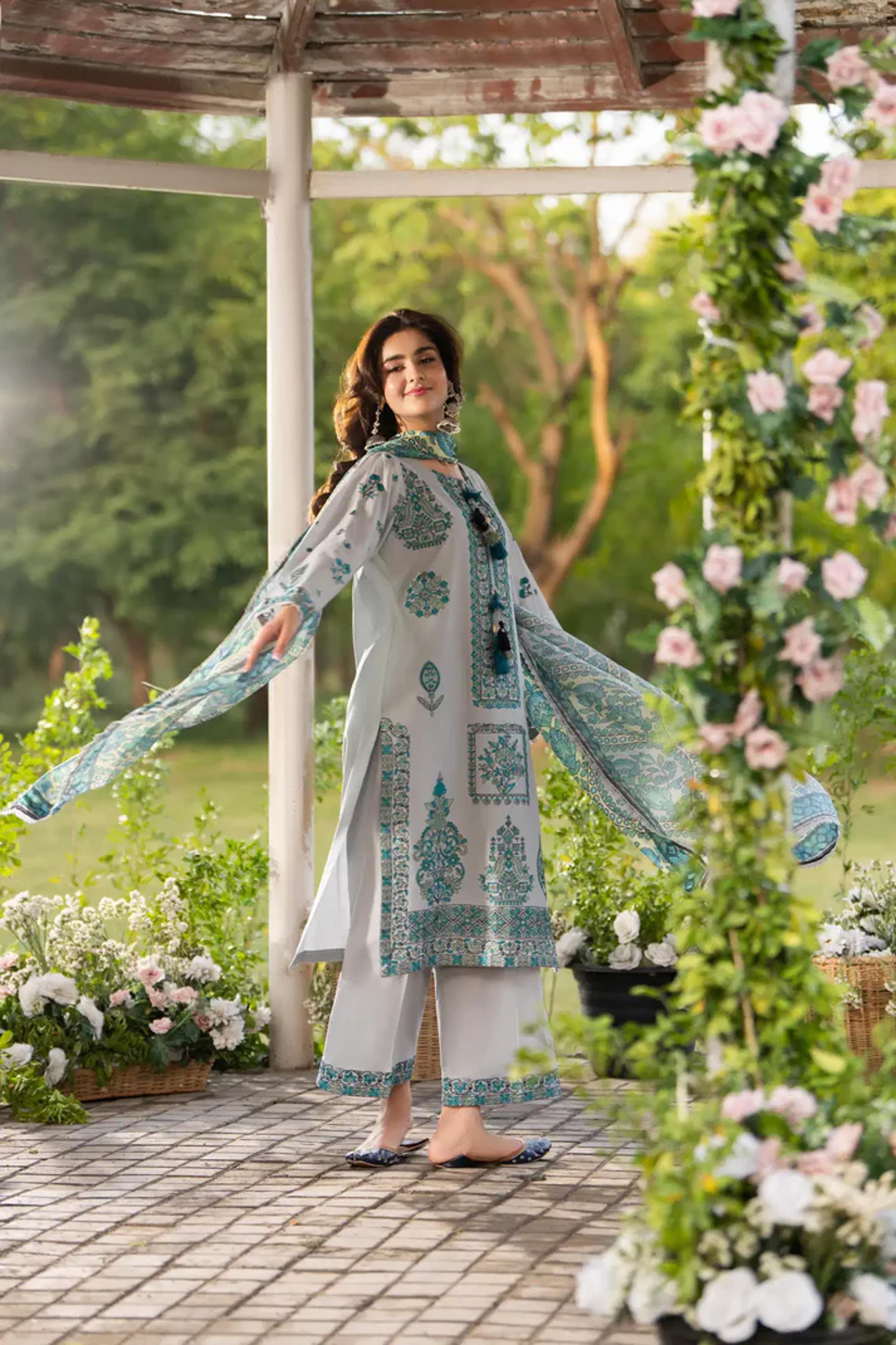Multi-Thread Embroidered Shirt with Silk Dupatta & Plazo - Thumbnail 8