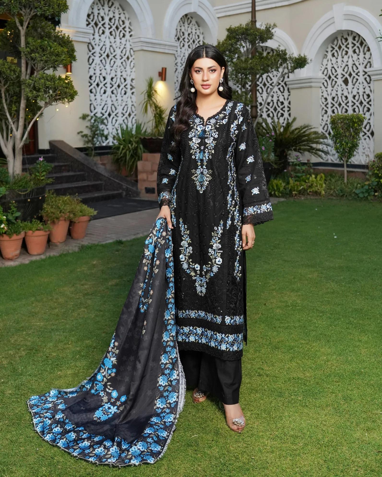 Embroidered Suit with Scalloped Neckline - Image 1