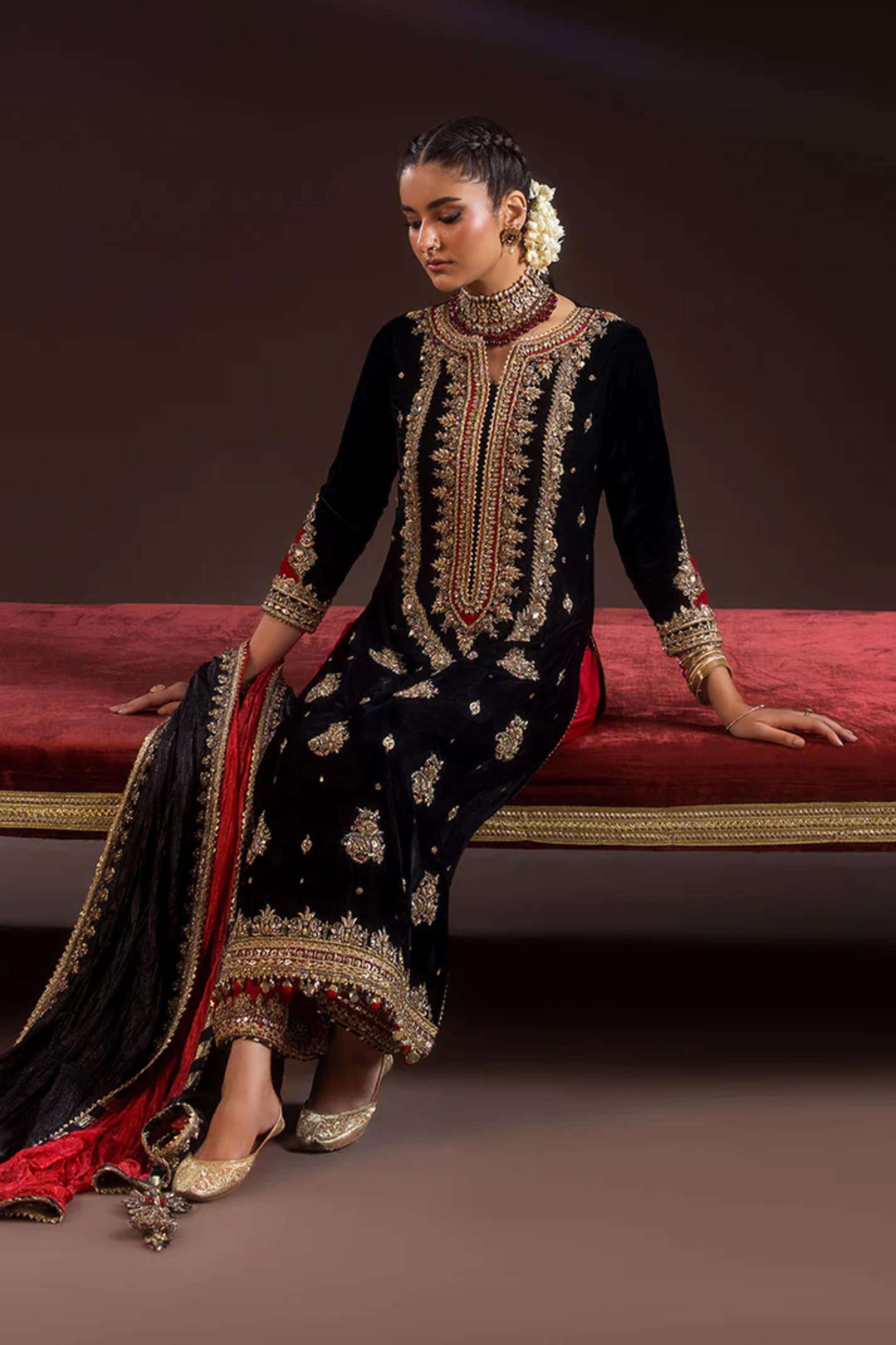 Hand-Embroidered Velvet & Silk - Thumbnail 5