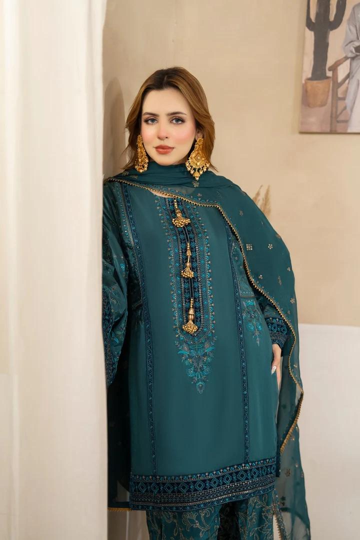 Tilla Embroidered Silk Suit - Image 10