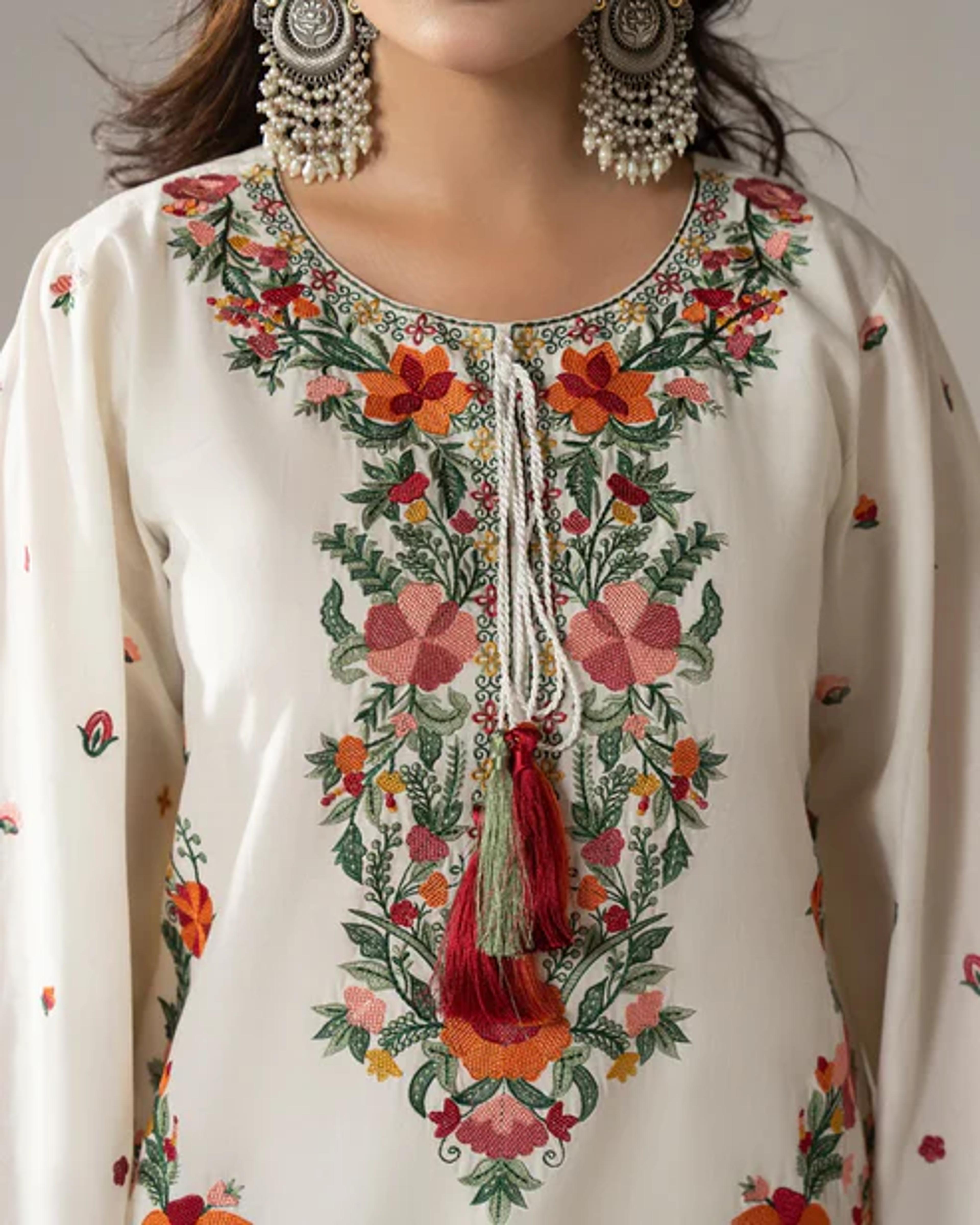 Short shirt with intricate multi-thread embroidery - Thumbnail 7