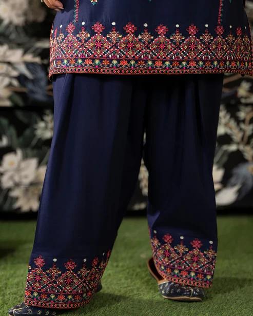 Balochi Embroidered Farshi Suit - Image 10