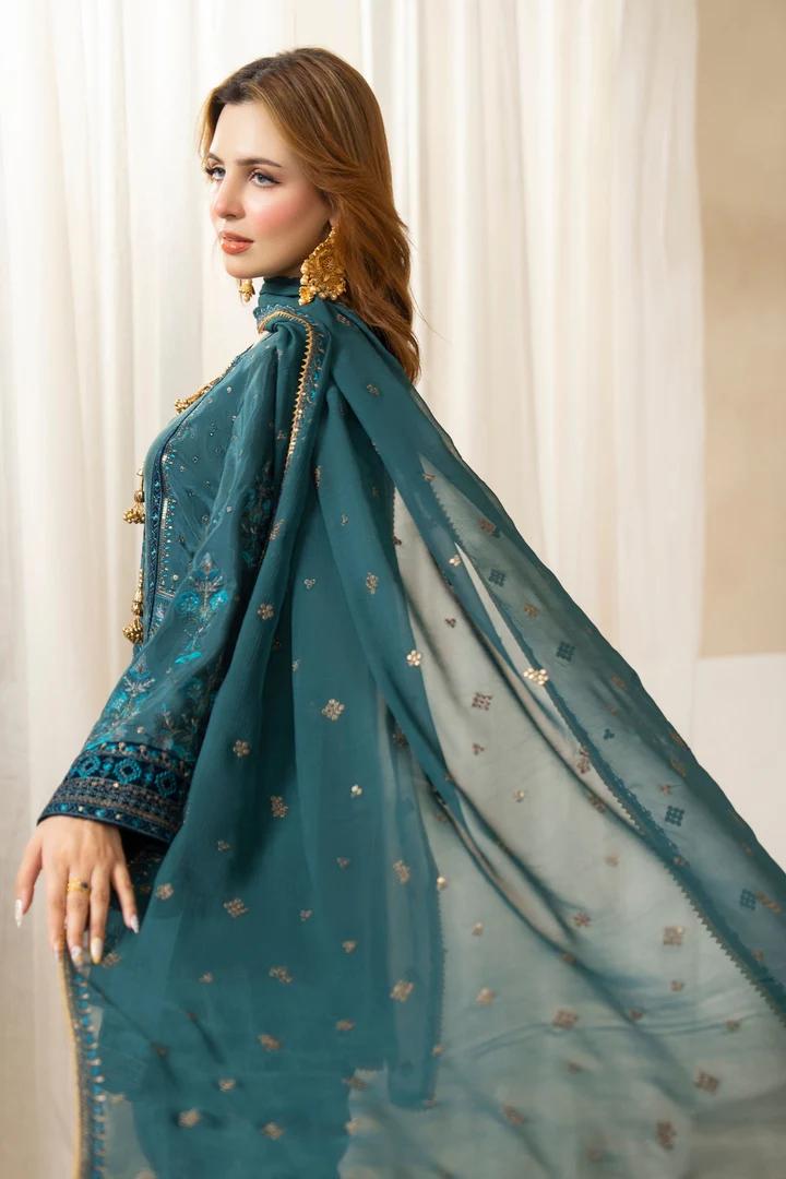 Tilla Embroidered Silk Suit - Image 11