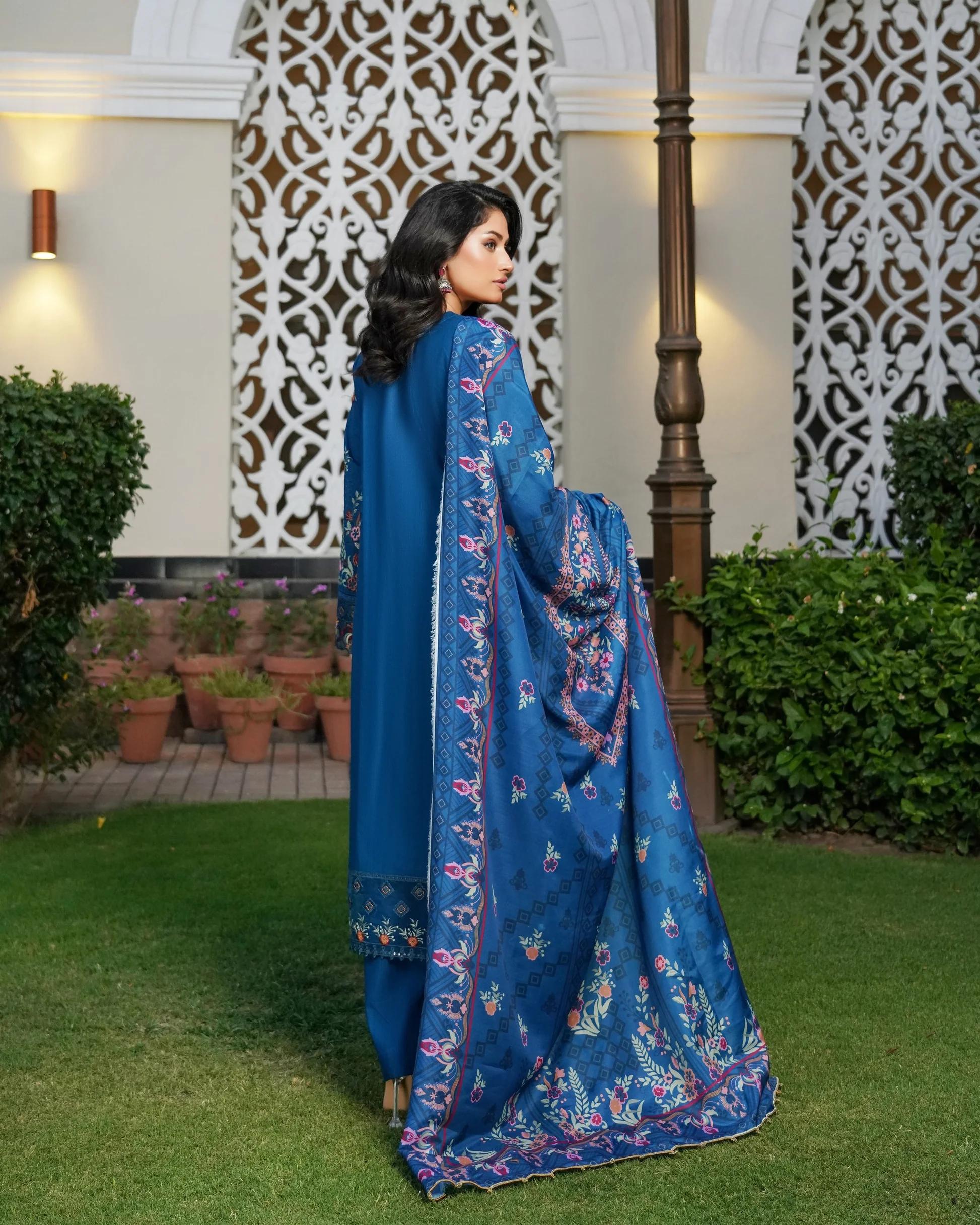 Nilofar Bloom Suit - Image 2