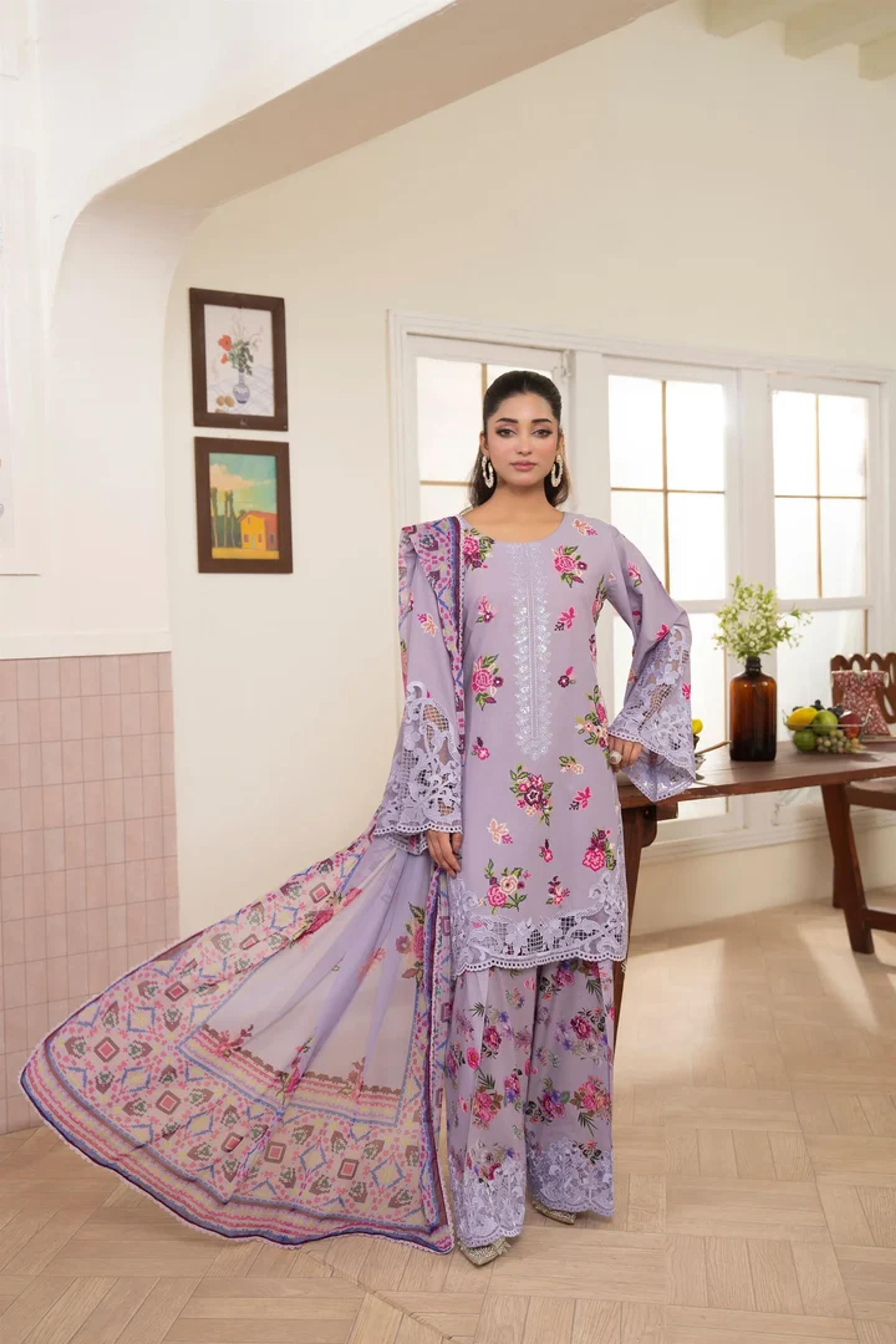 Elegant Lawn Suit with Farshi Sweep