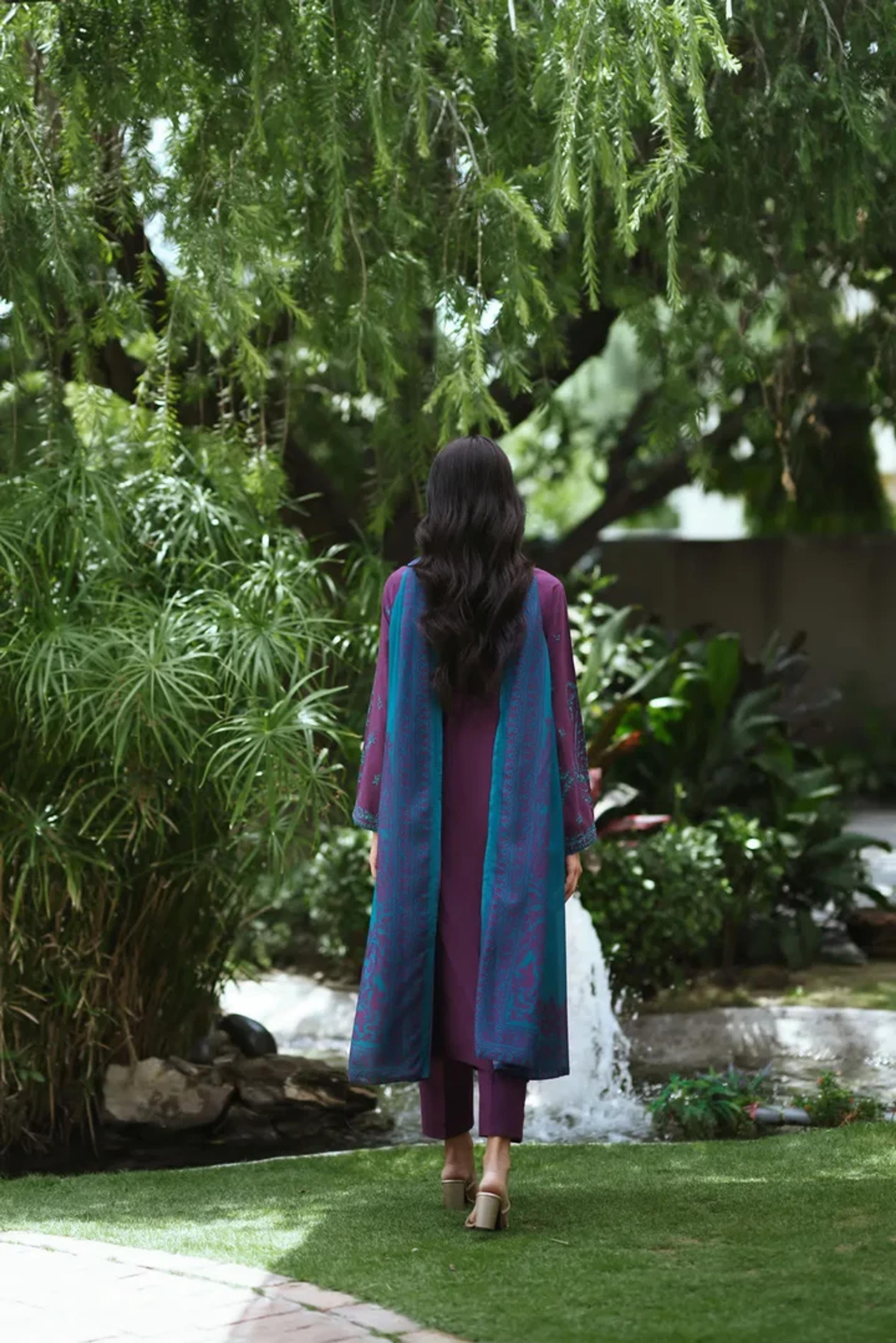 Casual Comfort Suit with Silk Dupatta Flair - Thumbnail 3