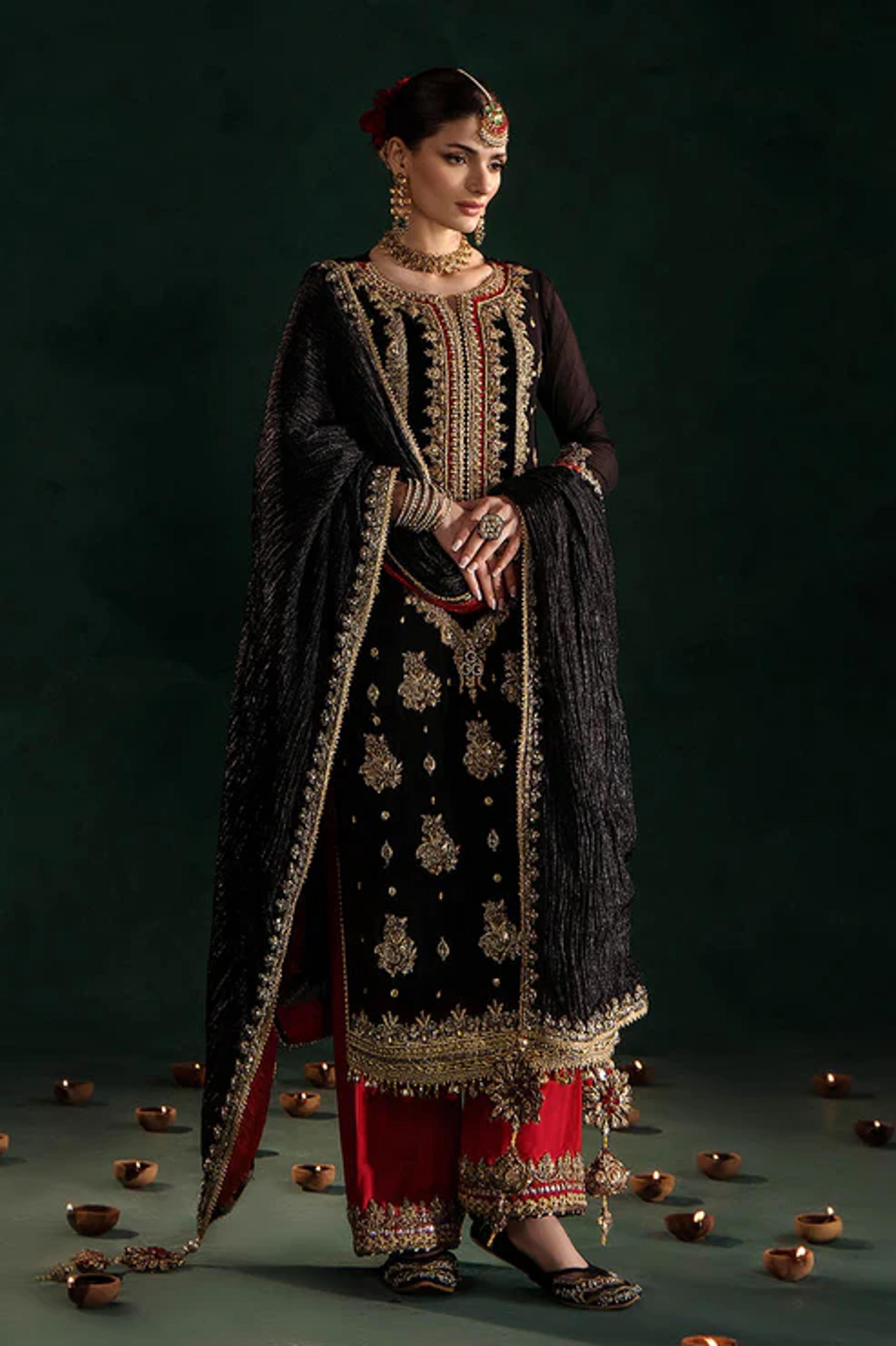 Chiffon & Silk Suit with 2Tone Dupatta - Thumbnail 3