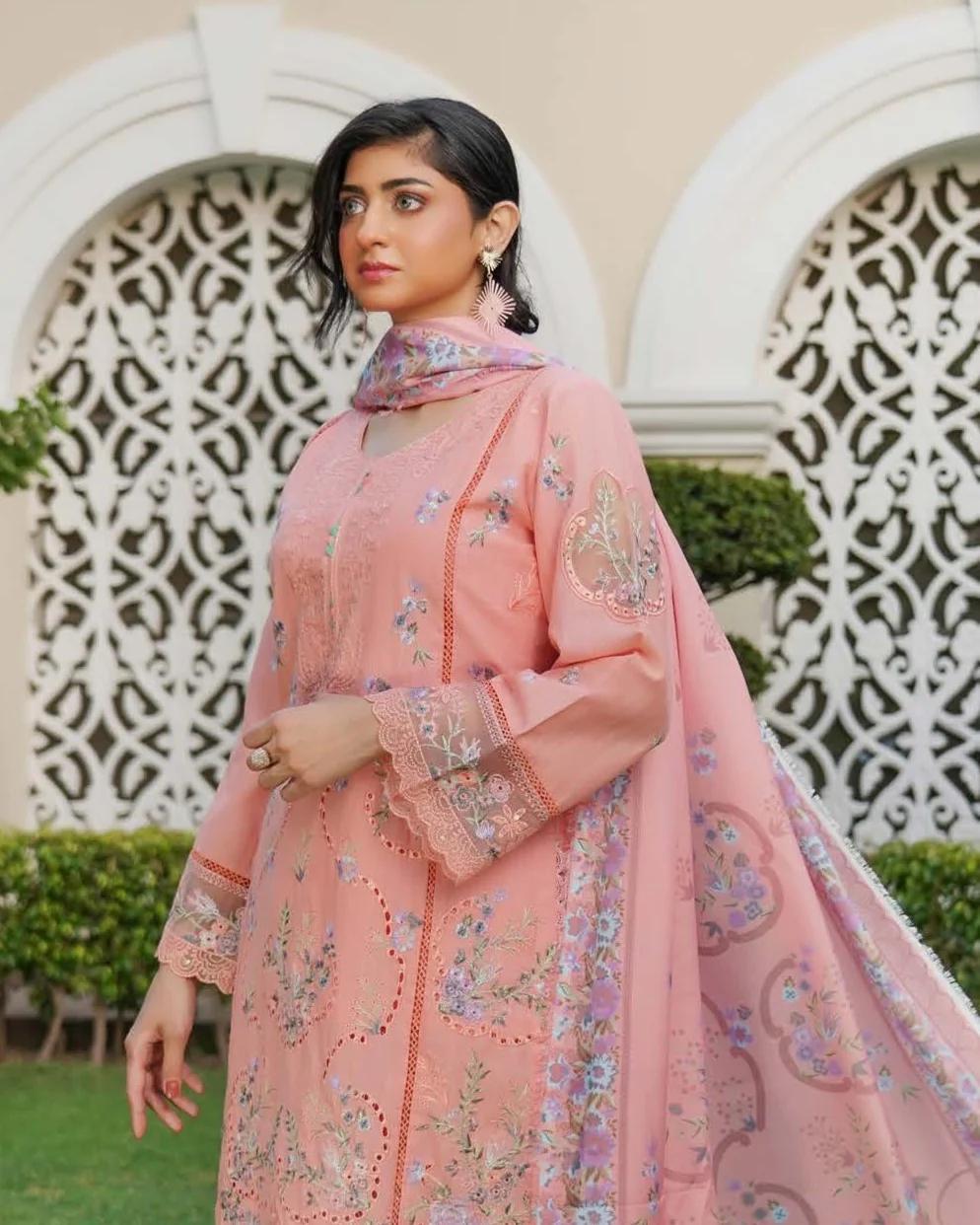 Floral Embroidered Suit - Image 4