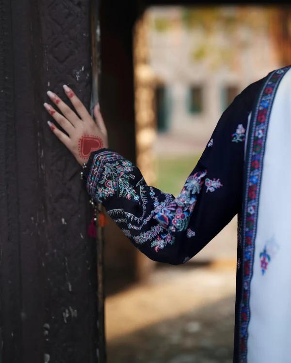 Graceful Long Silhouette Lawn Suit - Image 4