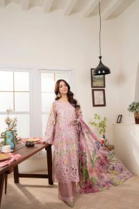 Lawn Suit with Embroidery &Lace - Thumbnail 1