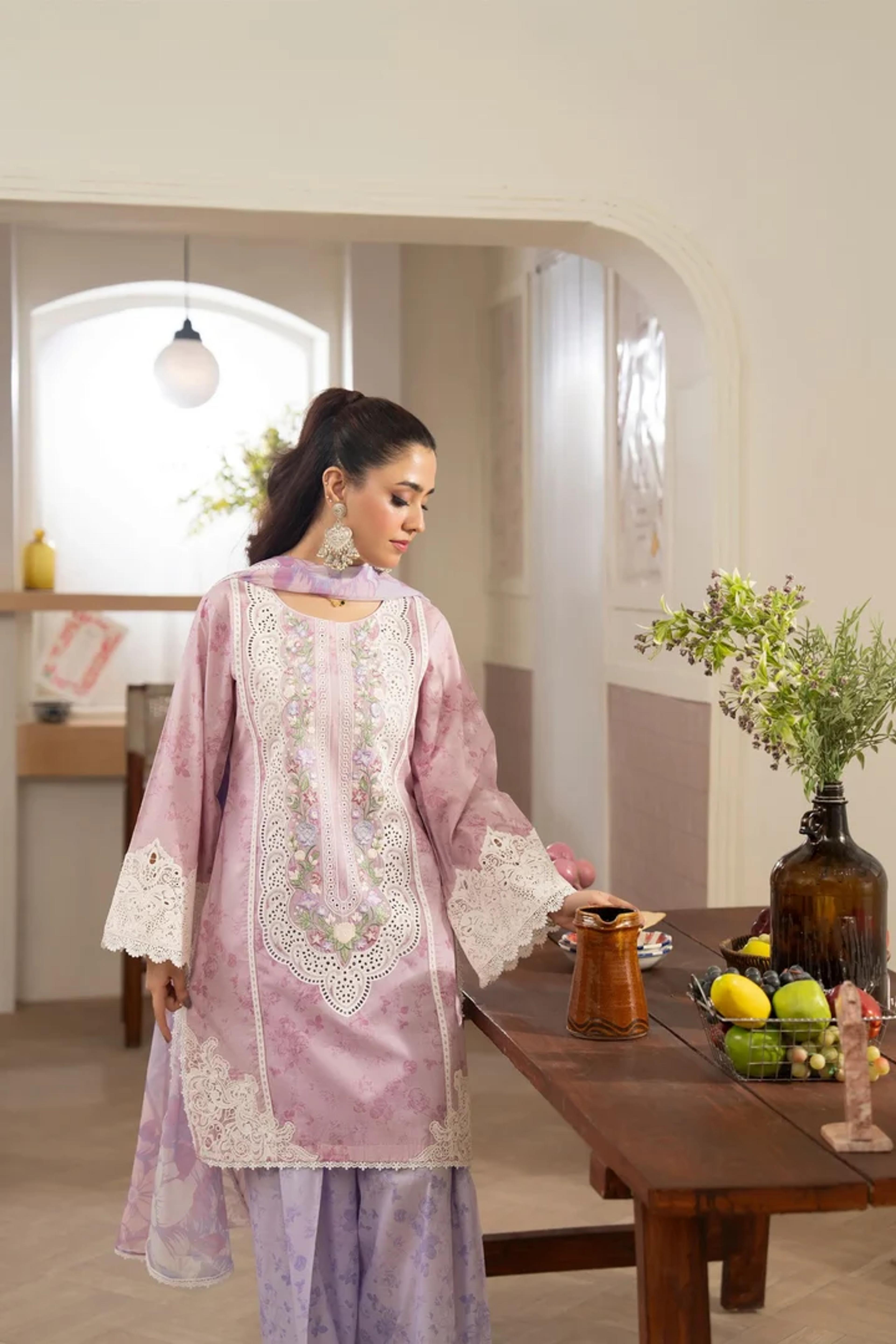 Refined Lawn Suit with Farshi Drape - Thumbnail 2